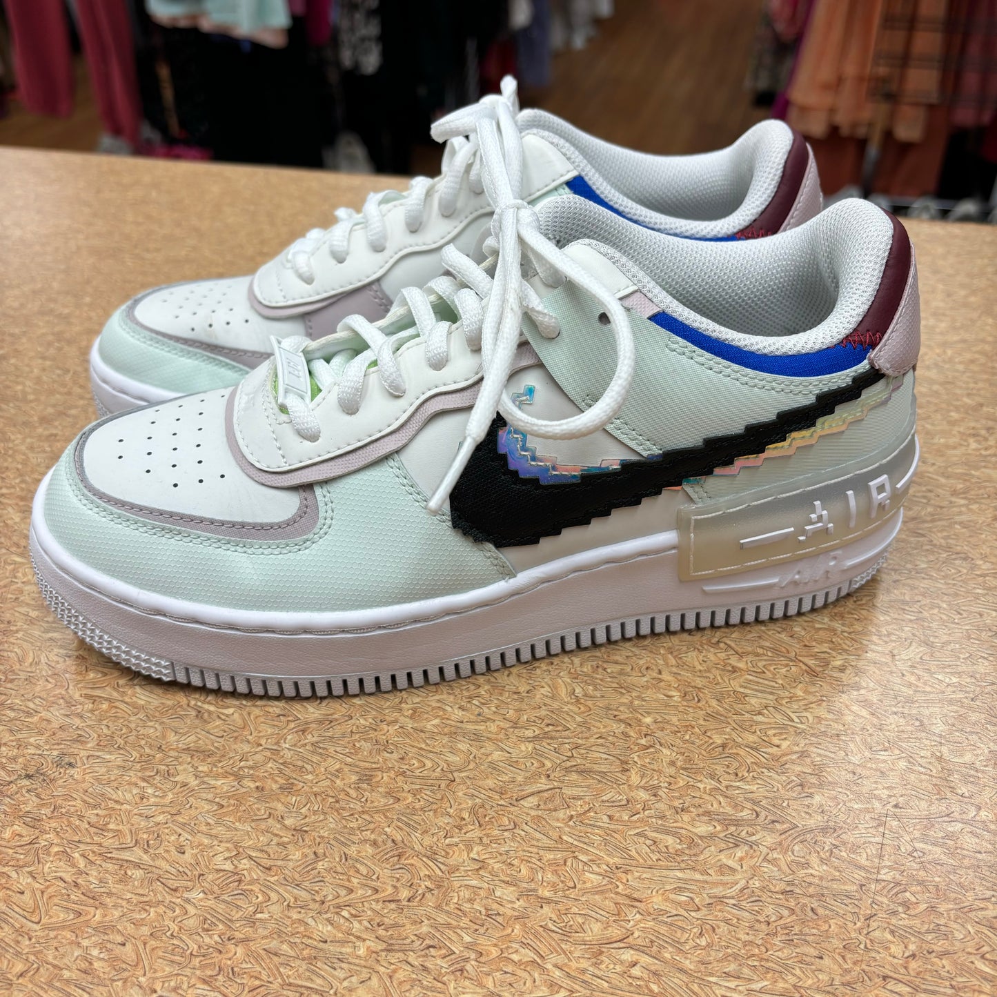 SHOES ATHLETIC by NIKE In WHITE, Size: 9