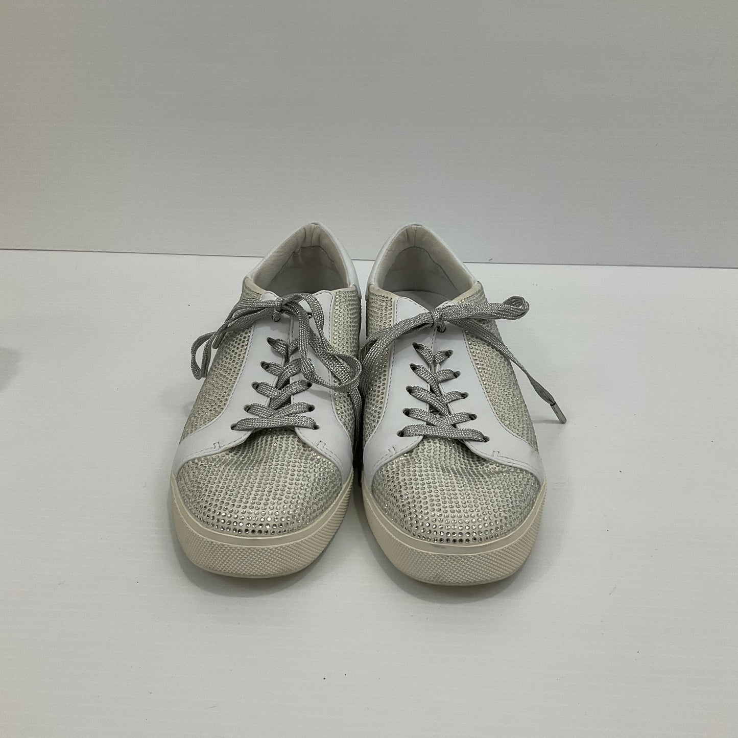 Shoes Sneakers By Clothes Mentor  Size: 10