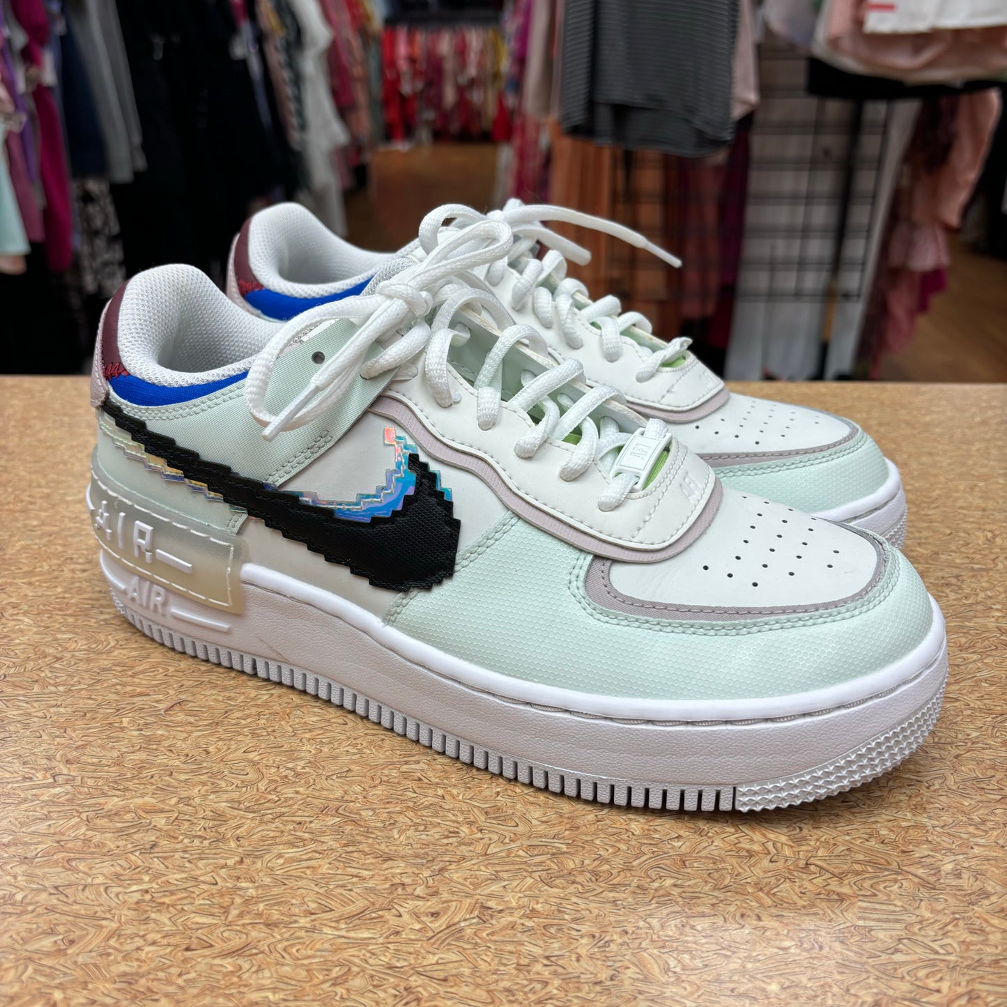 SHOES ATHLETIC by NIKE In WHITE, Size: 9
