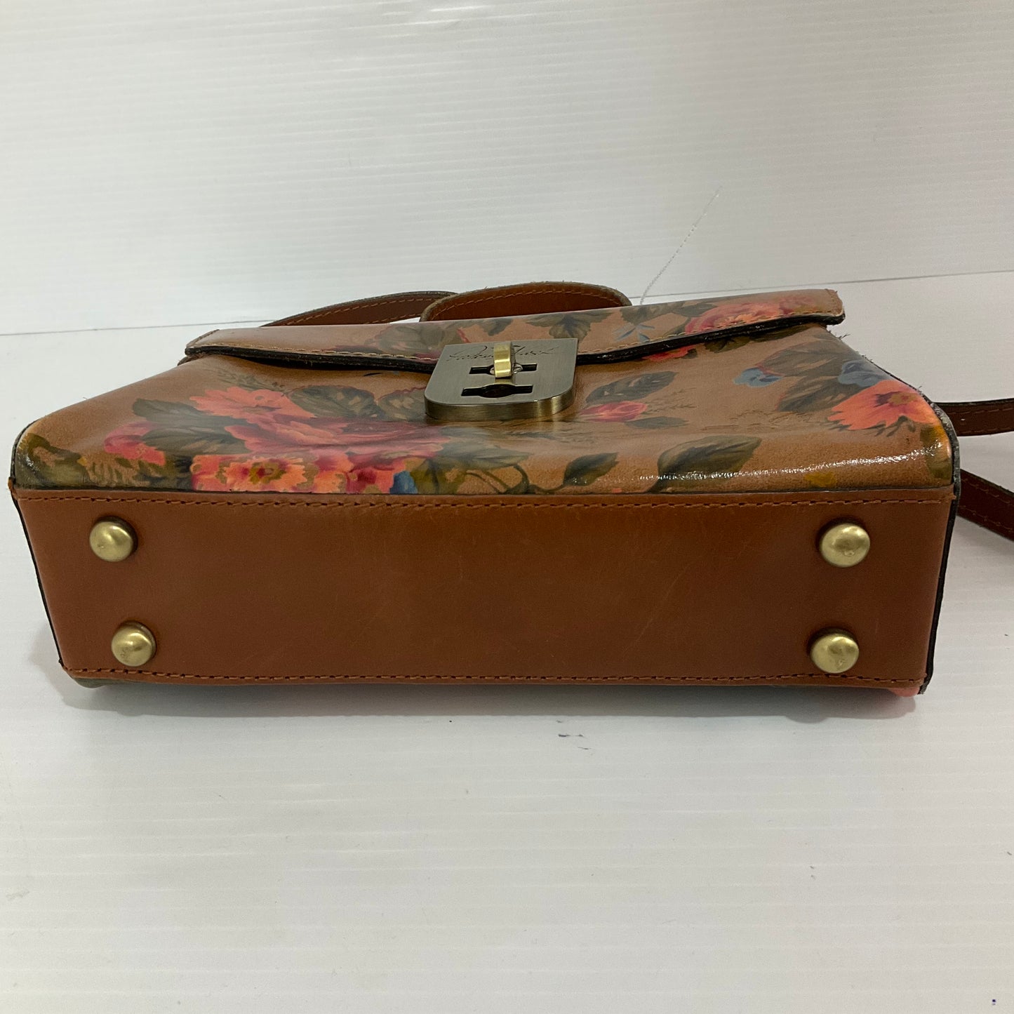 Crossbody Designer By Patricia Nash In Floral Print, Size:Medium