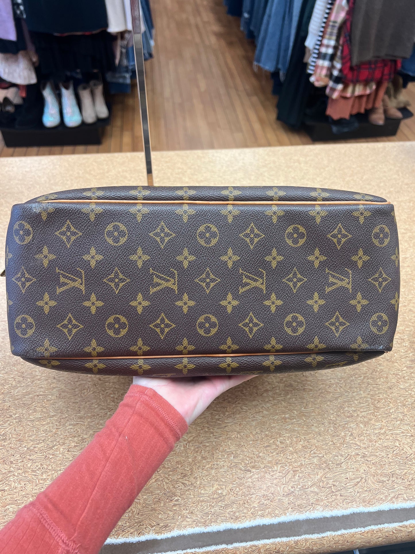 LUGGAGE LUXURY DESIGNER by LOUIS VUITTON In BROWN, Size: MEDIUM