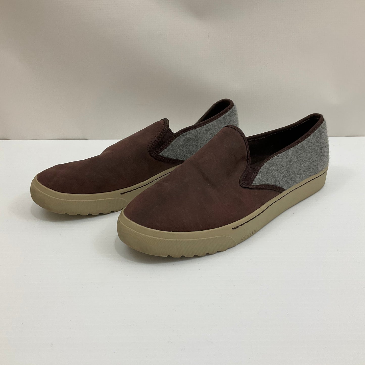 Shoes Sneakers By Sorel Size: 12