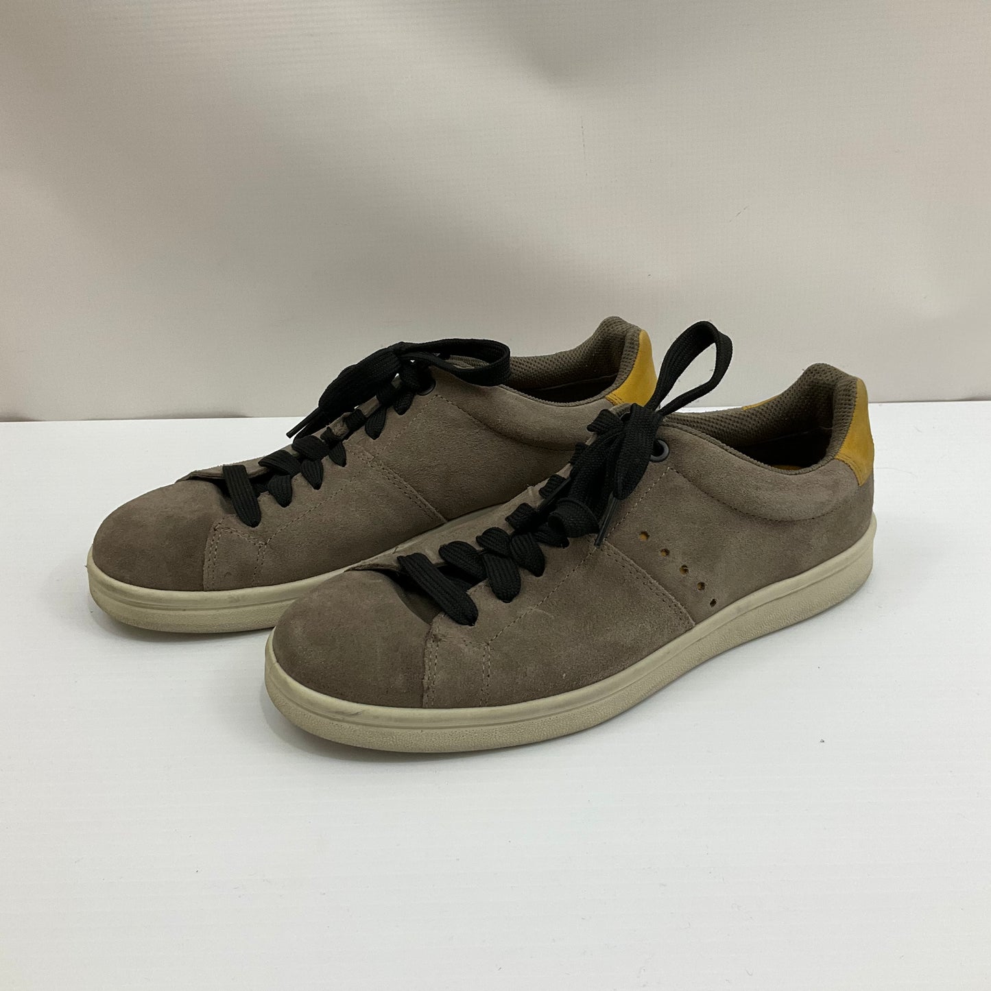 Shoes Sneakers By Ecco Size: 10