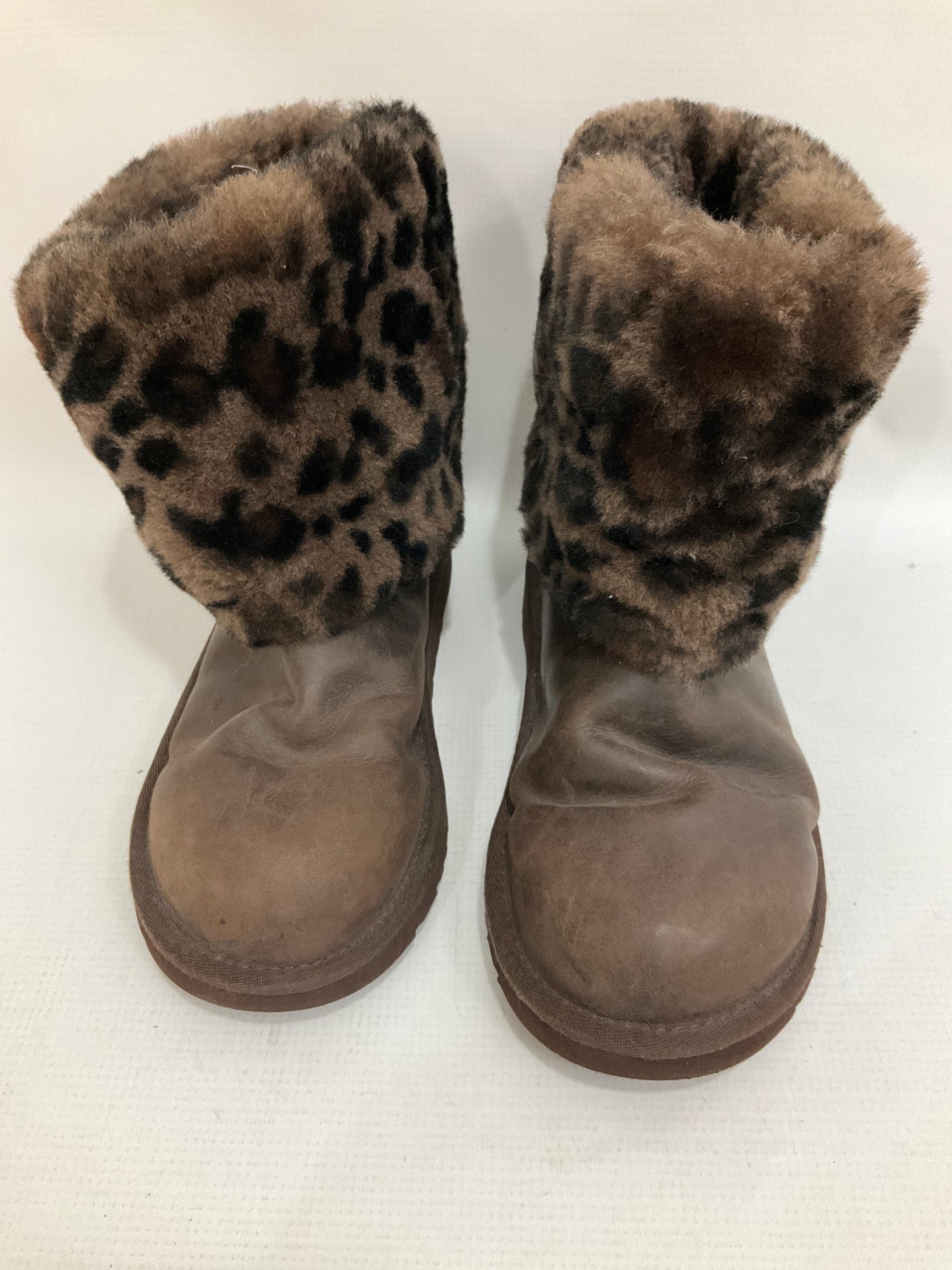 Boots Snow By Ugg Size: 5