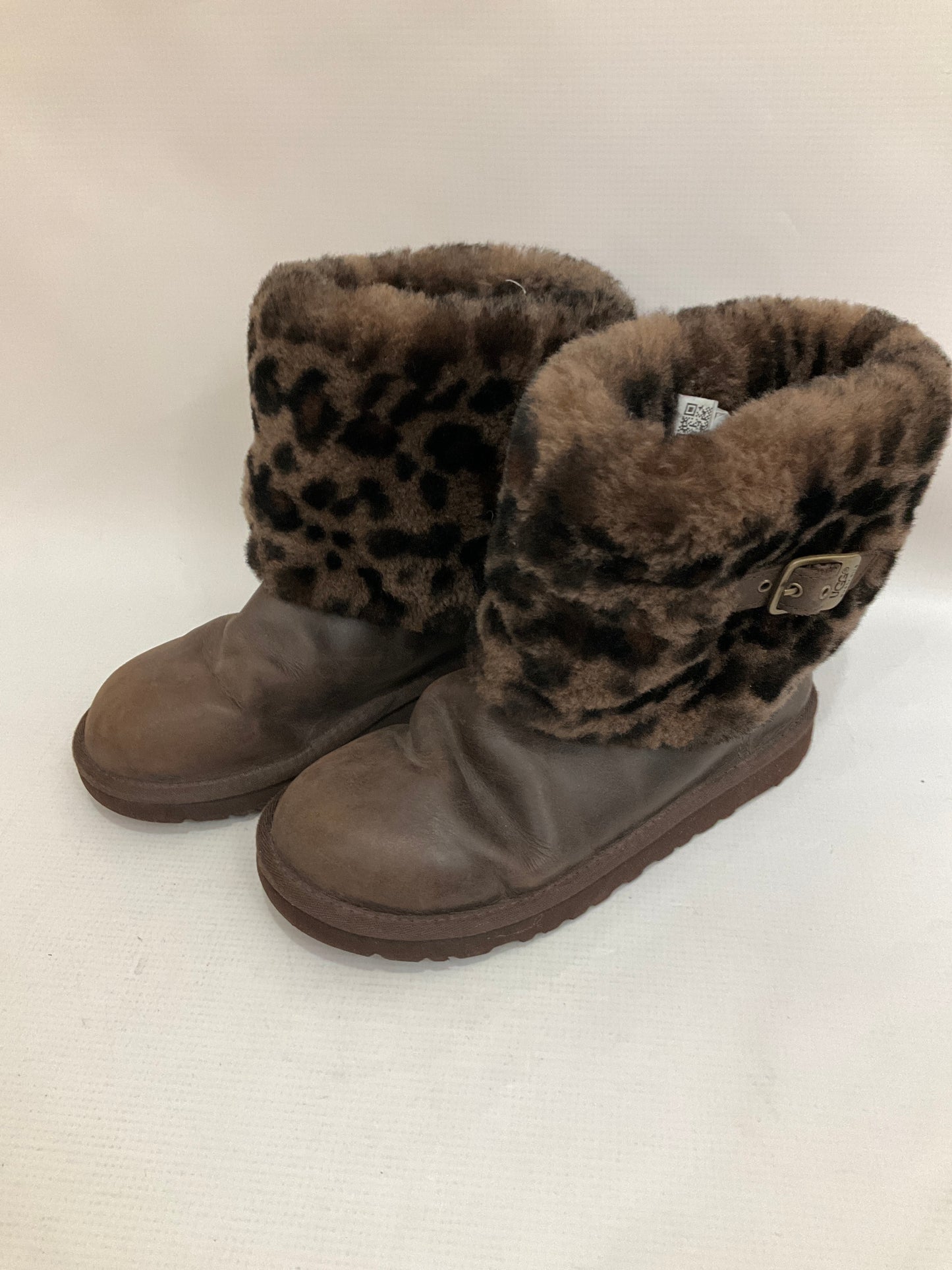 Boots Snow By Ugg Size: 5