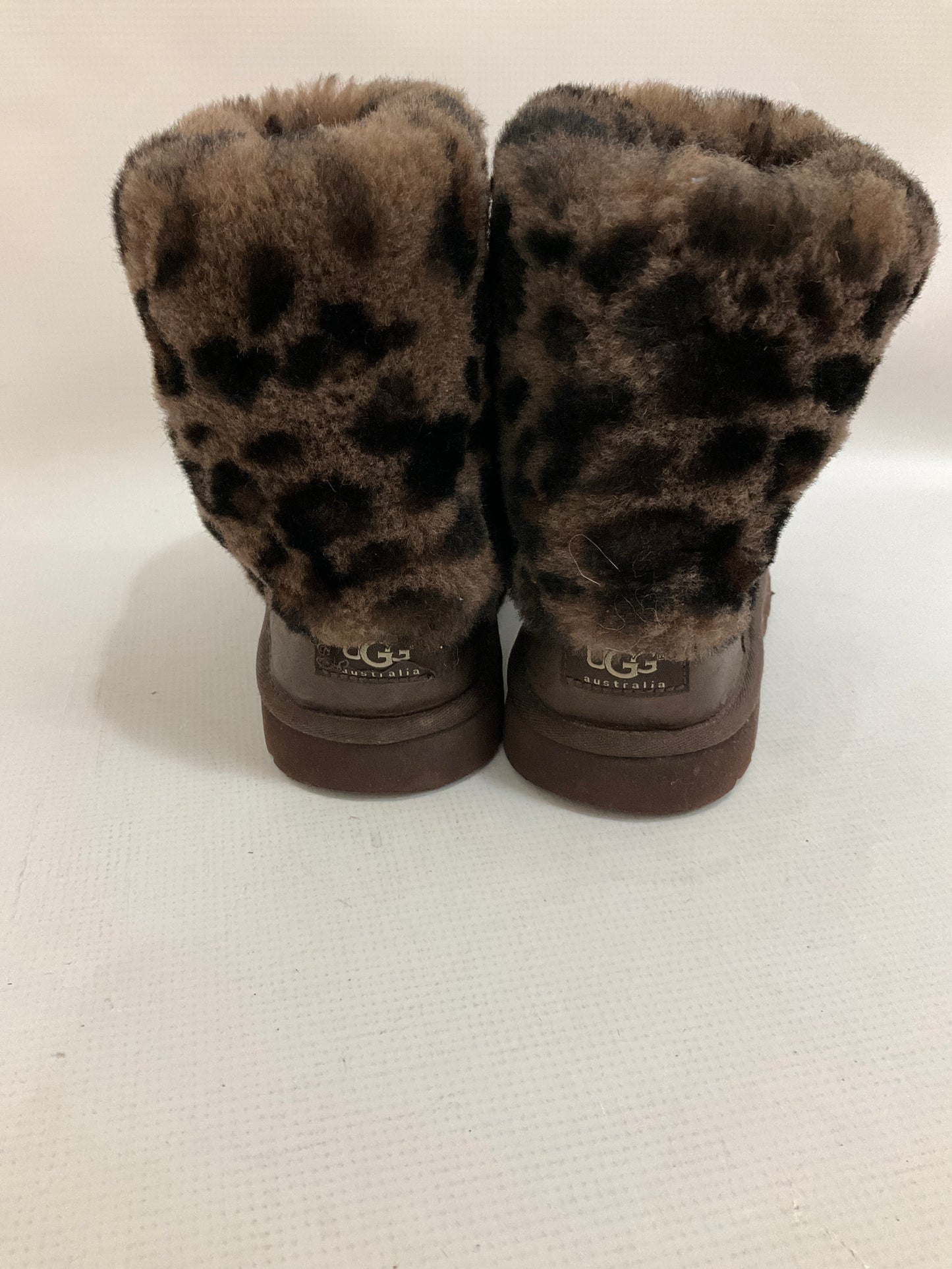Boots Snow By Ugg Size: 5