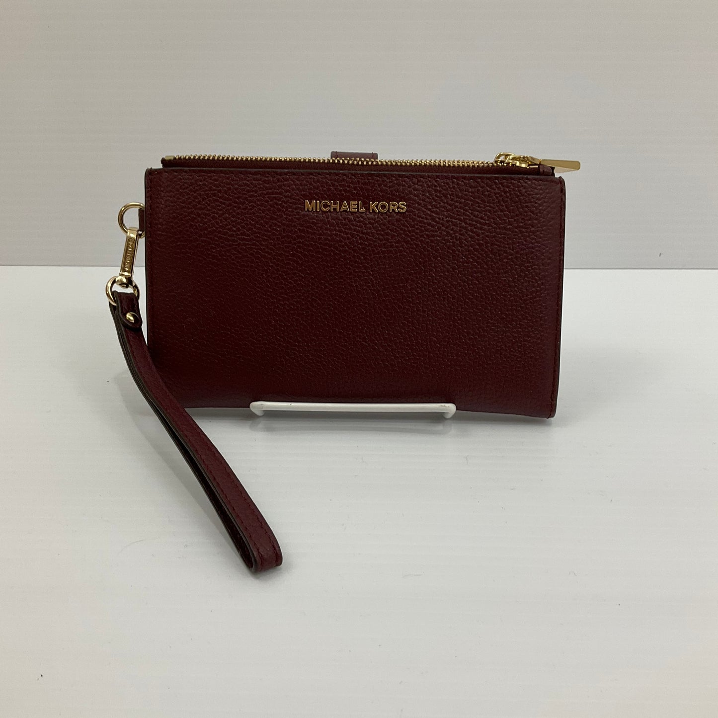 Wallet Designer By Michael Kors Size: Medium