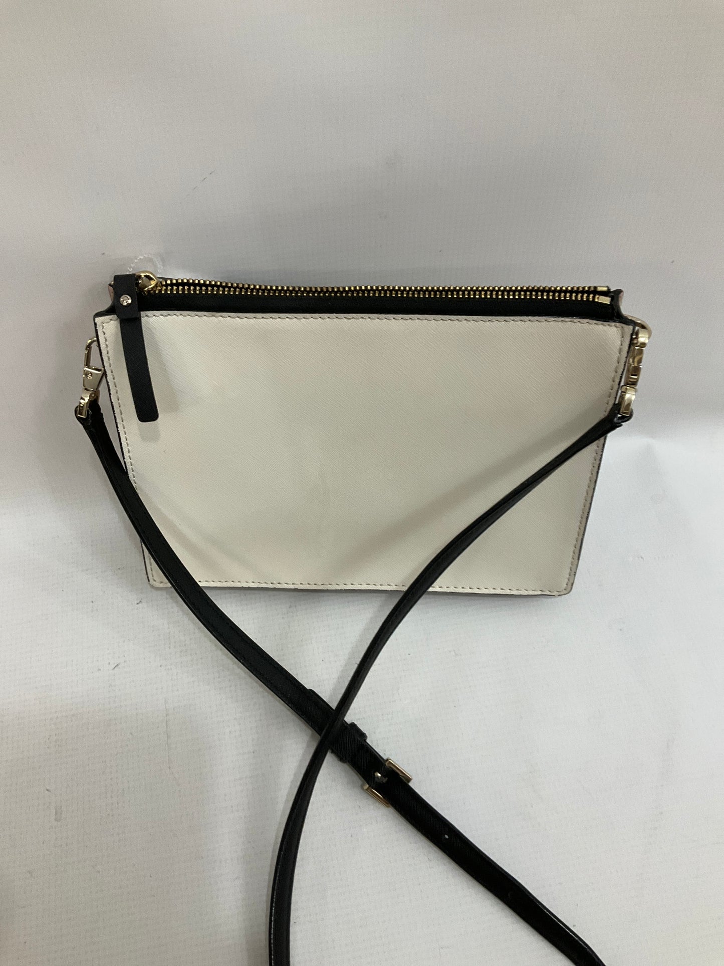 Crossbody Designer By Kate Spade Size: Medium
