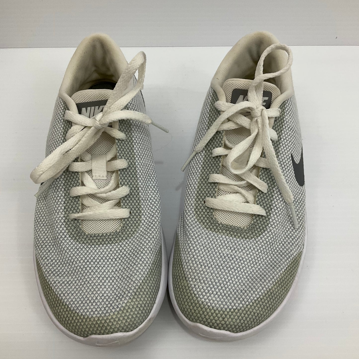 Shoes Athletic By Nike Size: 6.5