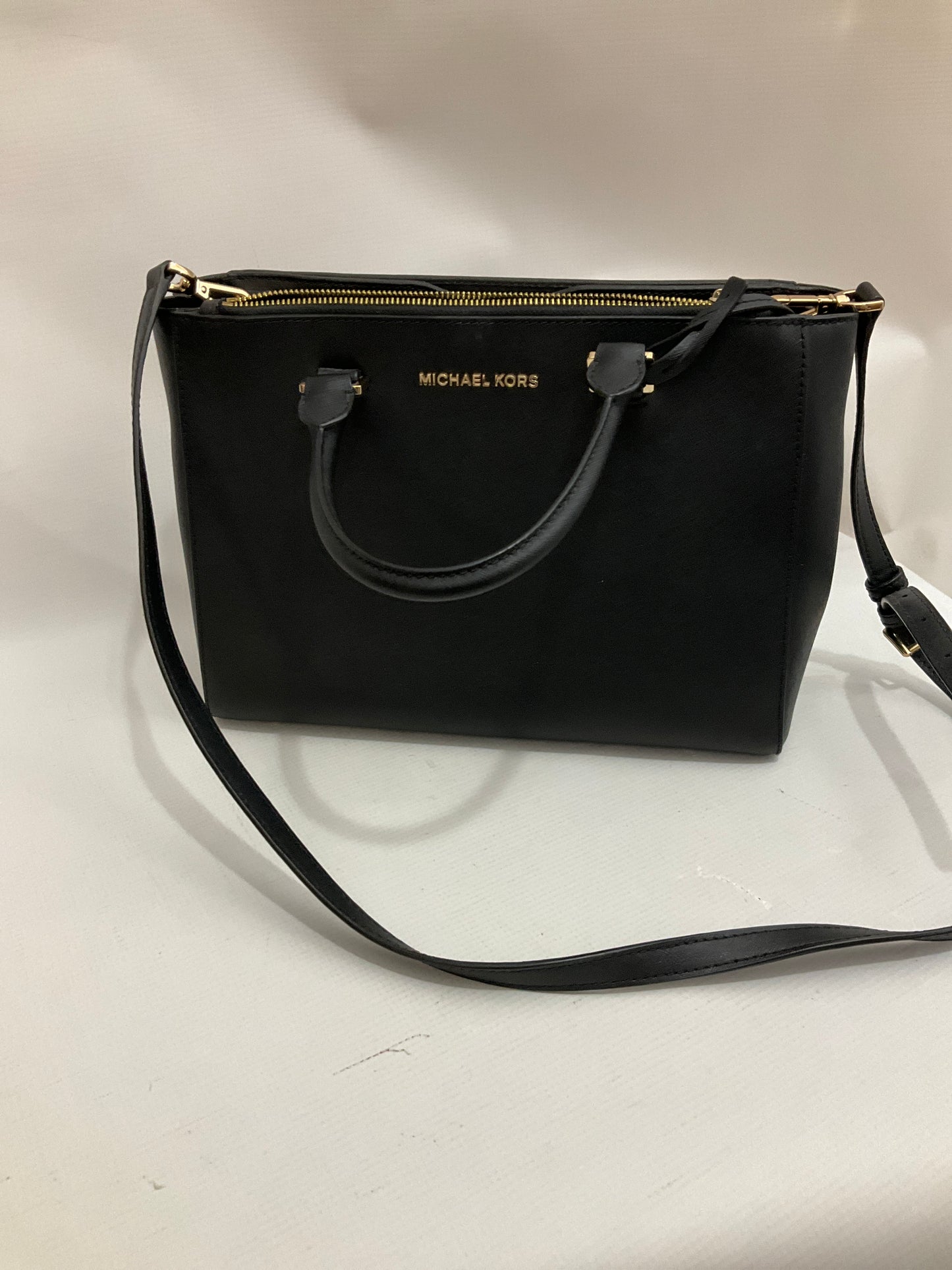 Handbag Designer By Michael Kors Size: Large