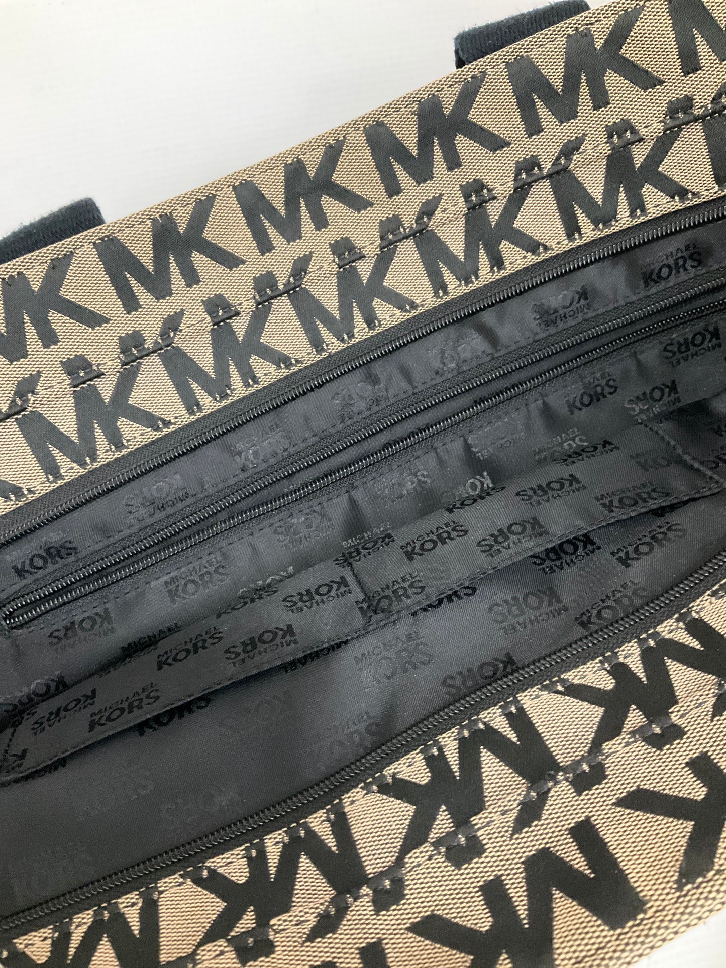 Tote Designer By Michael Kors Size: Large