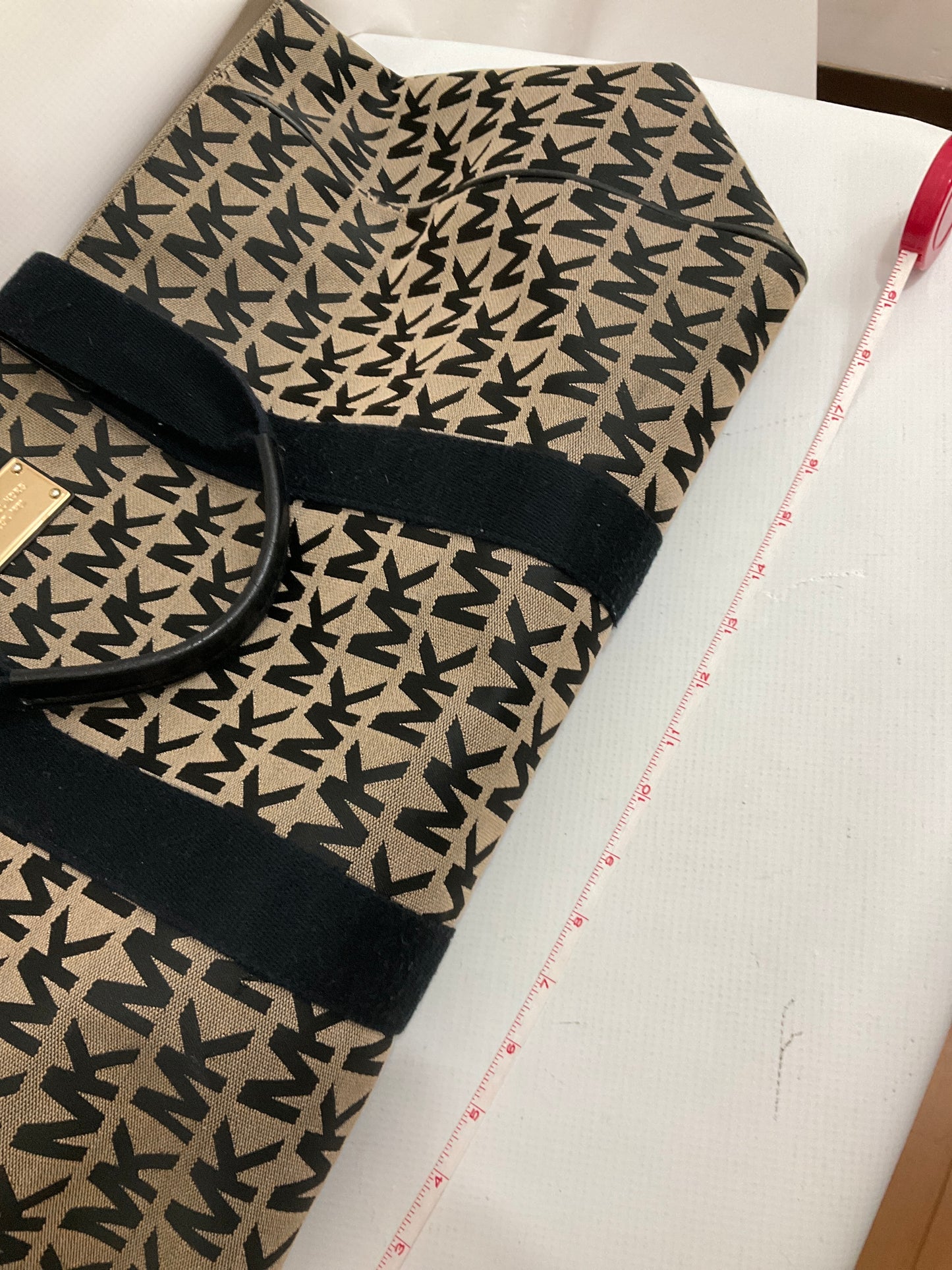 Tote Designer By Michael Kors Size: Large