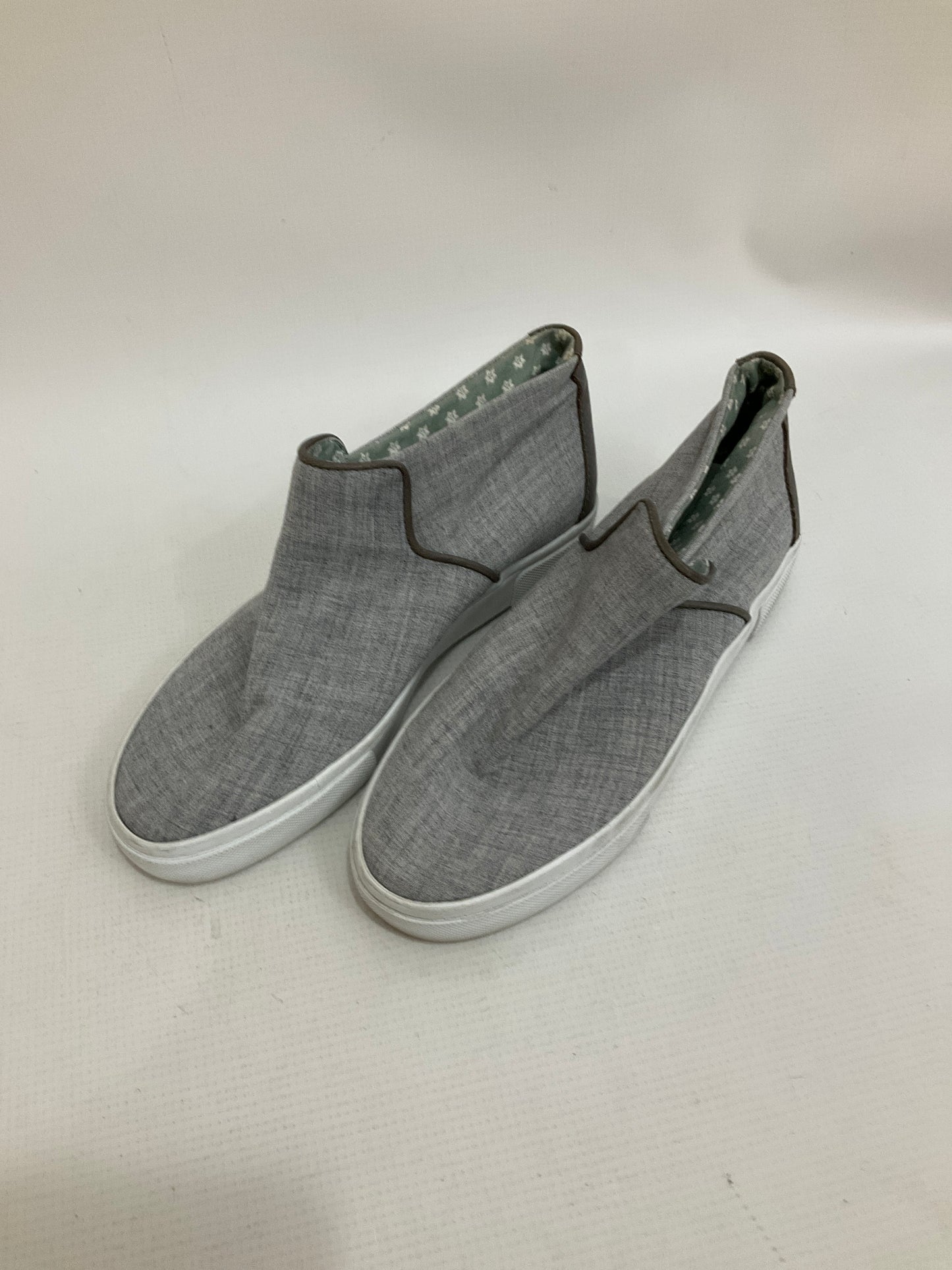 Shoes Sneakers By Love Size: 6