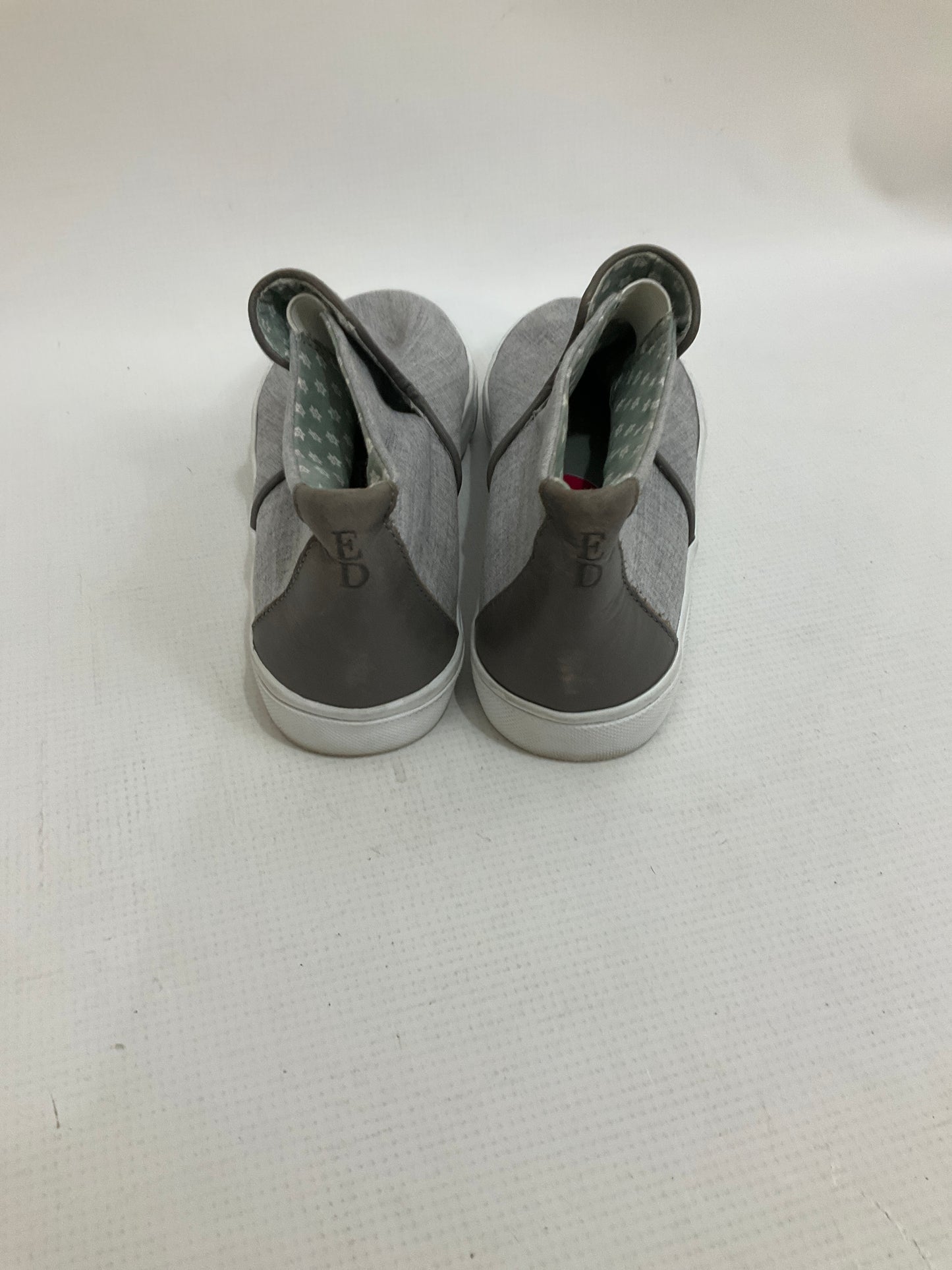 Shoes Sneakers By Love Size: 6