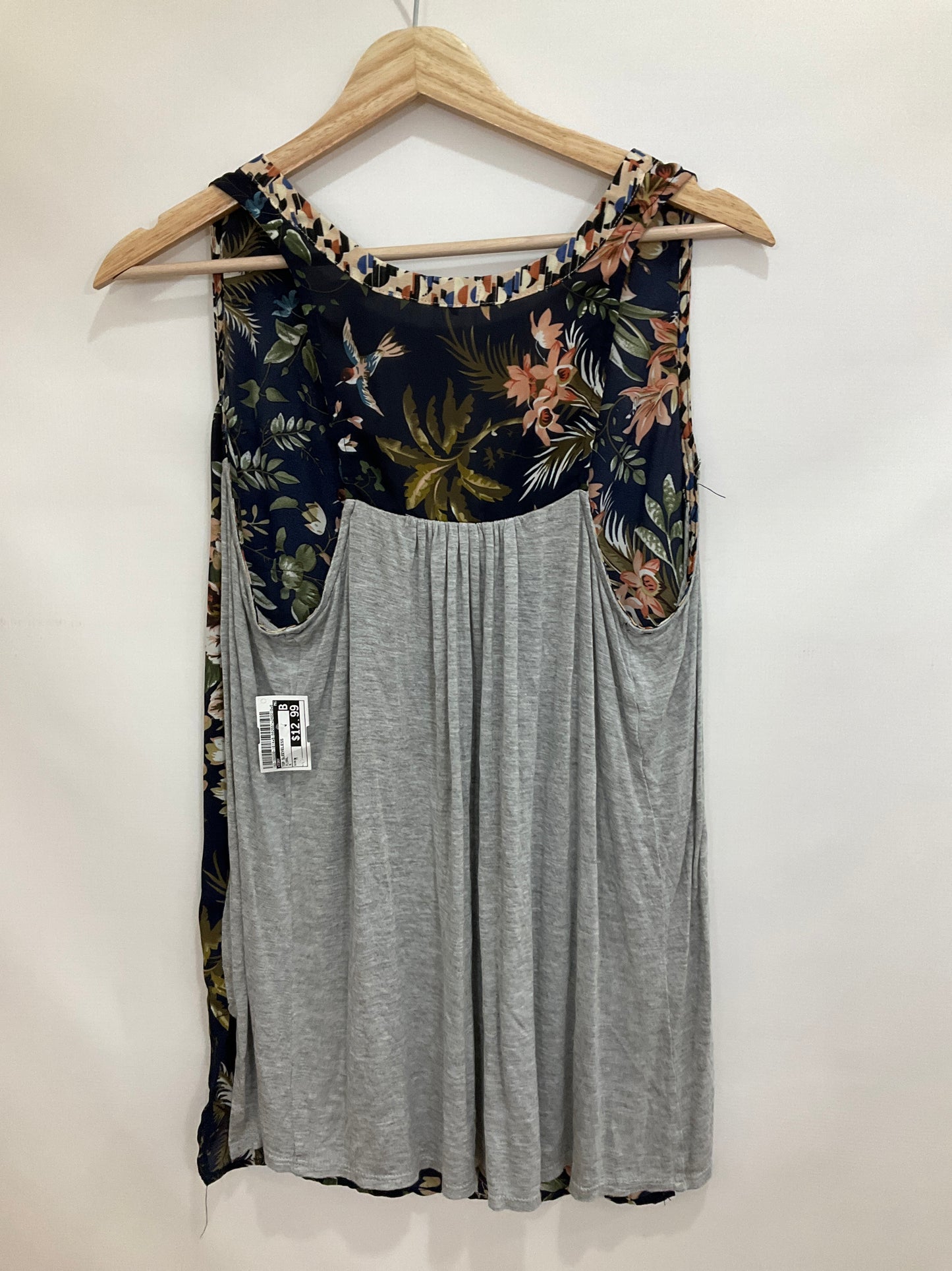 Top Sleeveless By Tiny Size: M