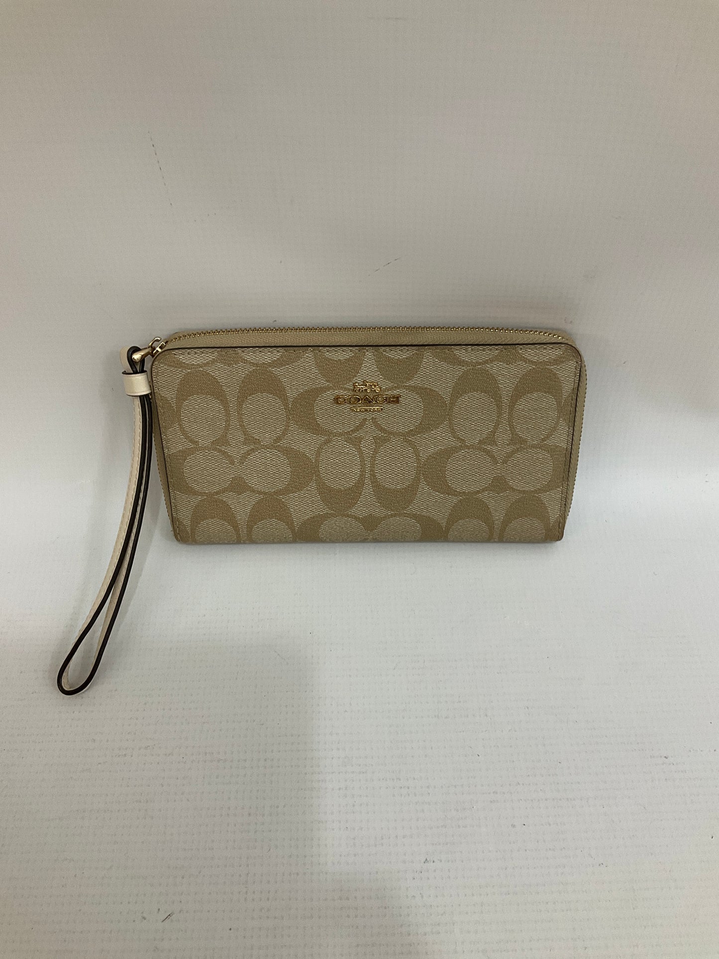 Wristlet Designer By Coach Size: Medium