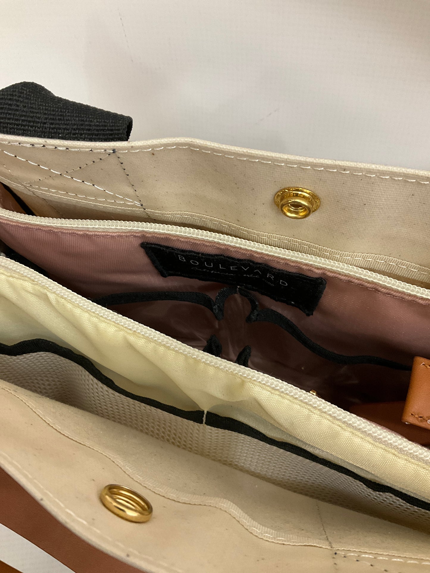 Tote By Cmb Size: Medium