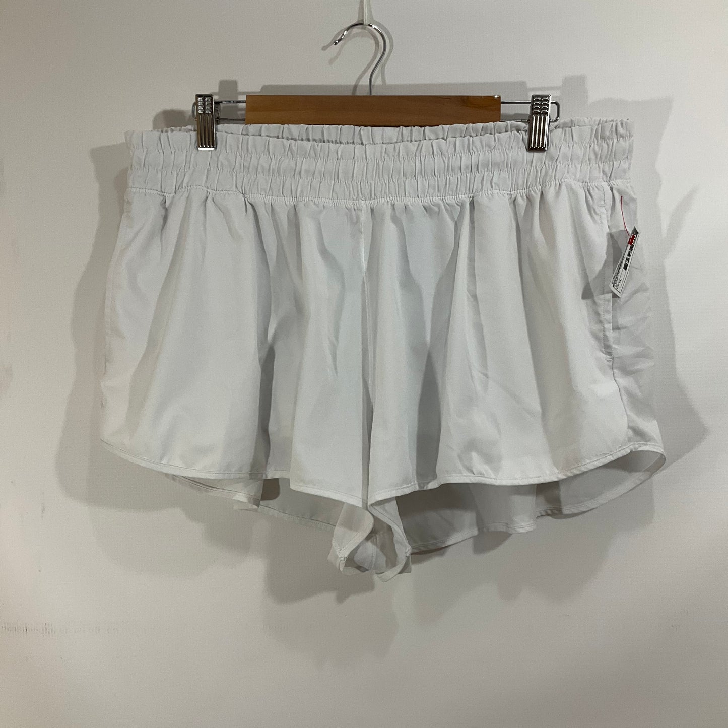 Athletic Shorts By Aerie In White, Size: Xl