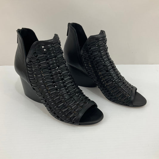 Boots Ankle Heels By Donald Pliner In Black, Size: 7.5