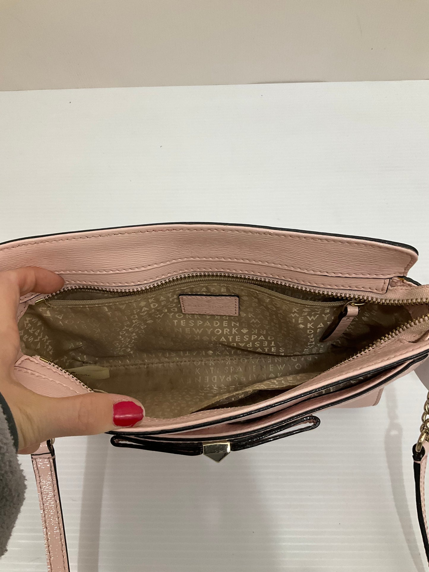 Crossbody Designer By Kate Spade, Size: Medium