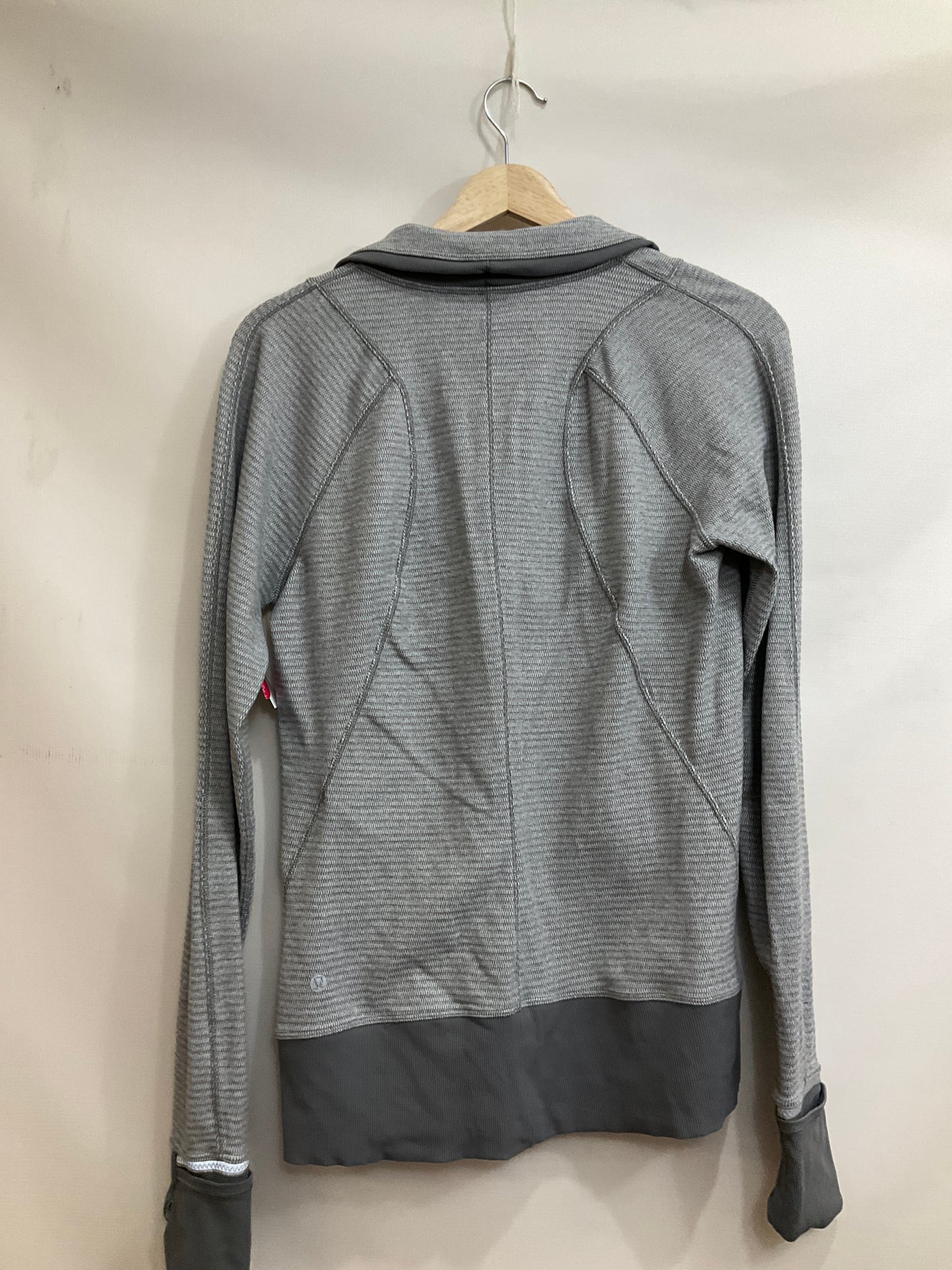 Athletic Top Long Sleeve Collar By Lululemon In Grey, Size: 8