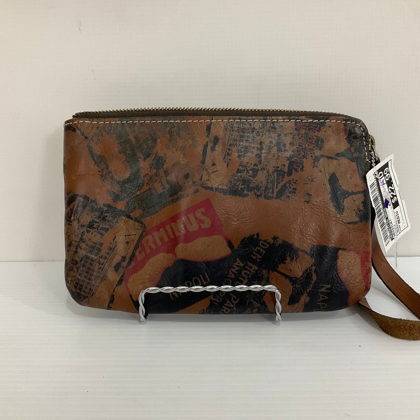 Wristlet By Patricia Nash, Size: Medium