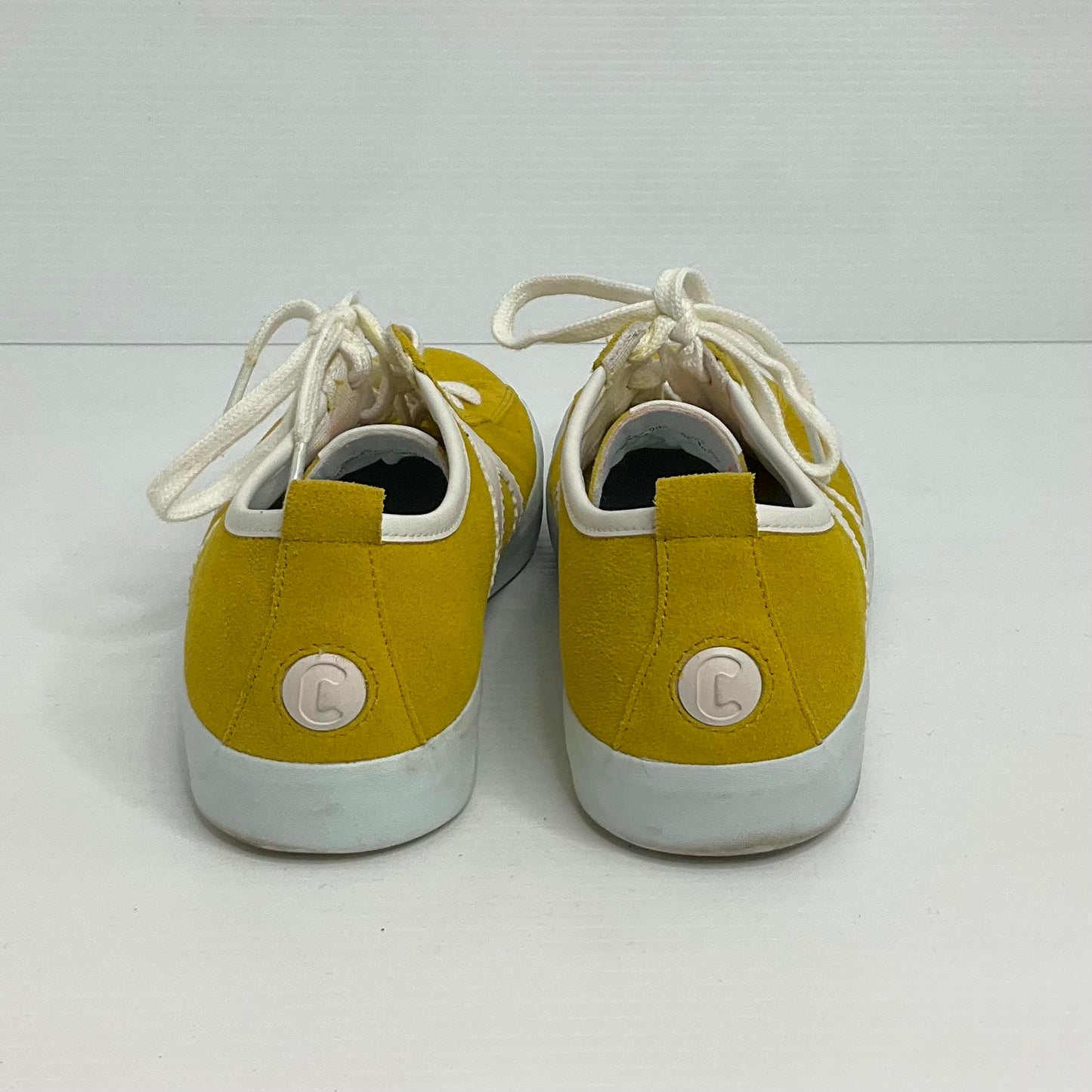 White & Yellow Shoes Sneakers Cma, Size 9.5