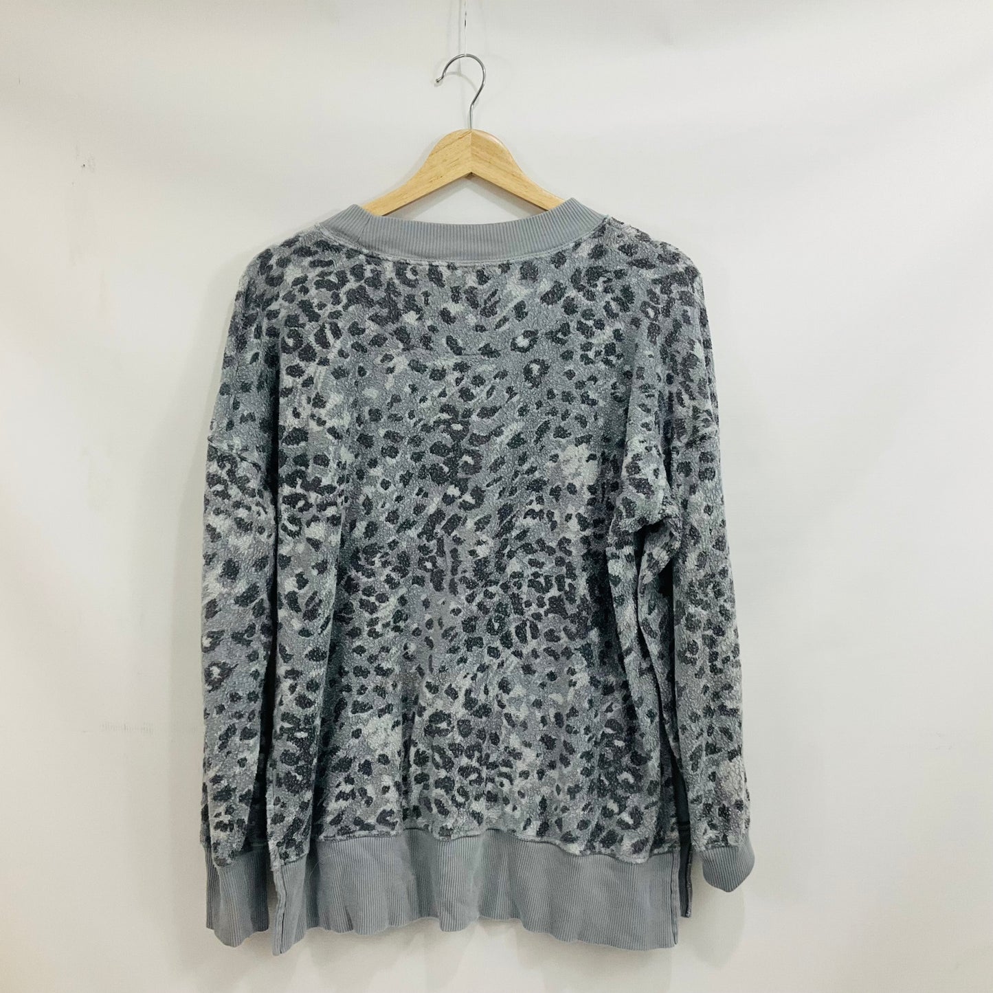 Sweatshirt Crewneck By Aerie In Animal Print, Size: Xs