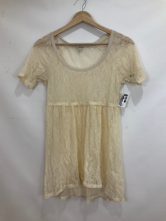 Top Short Sleeve By Lily White  Size: S