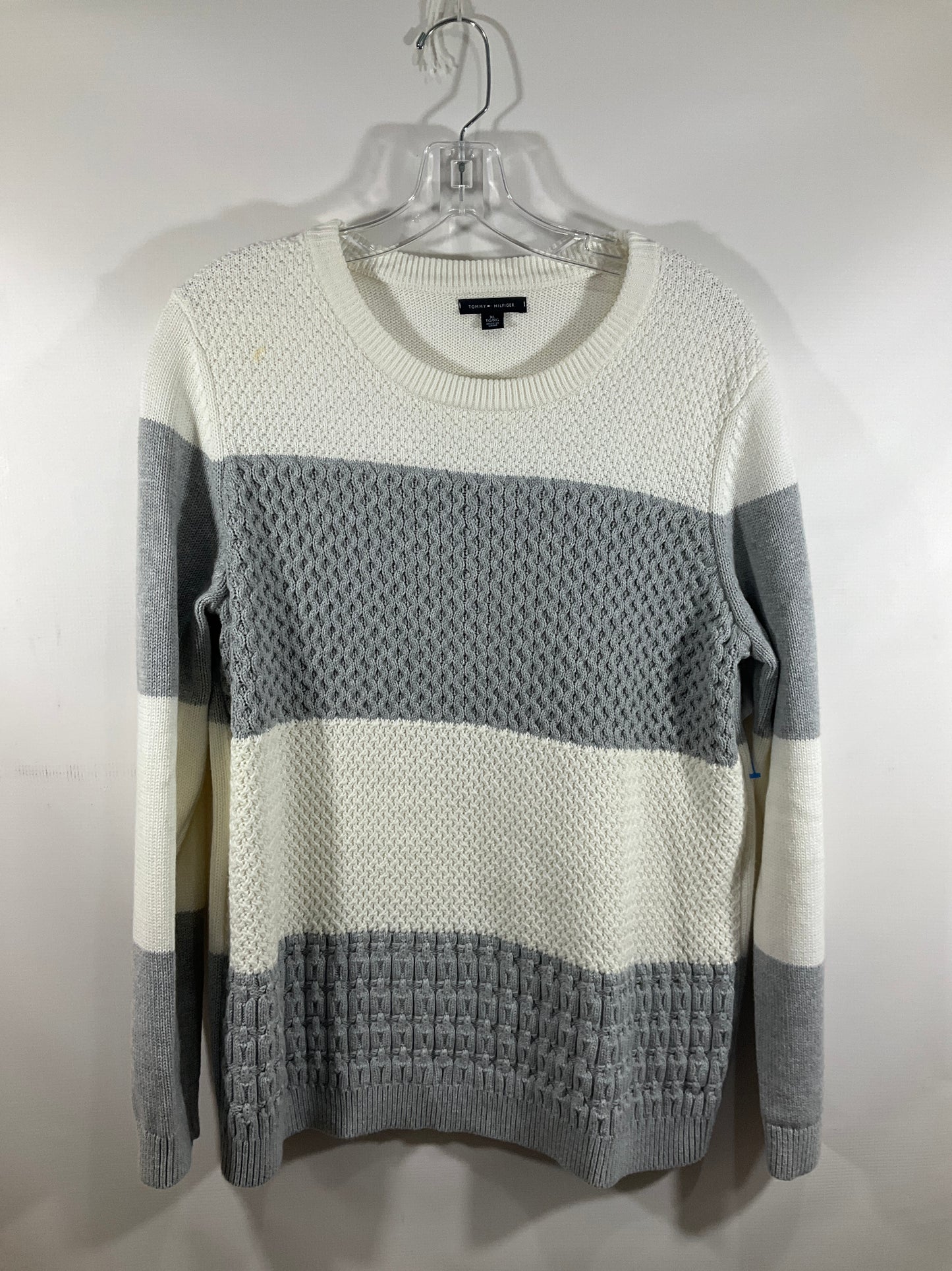 Sweater By Tommy Hilfiger In Grey & White, Size: Xl