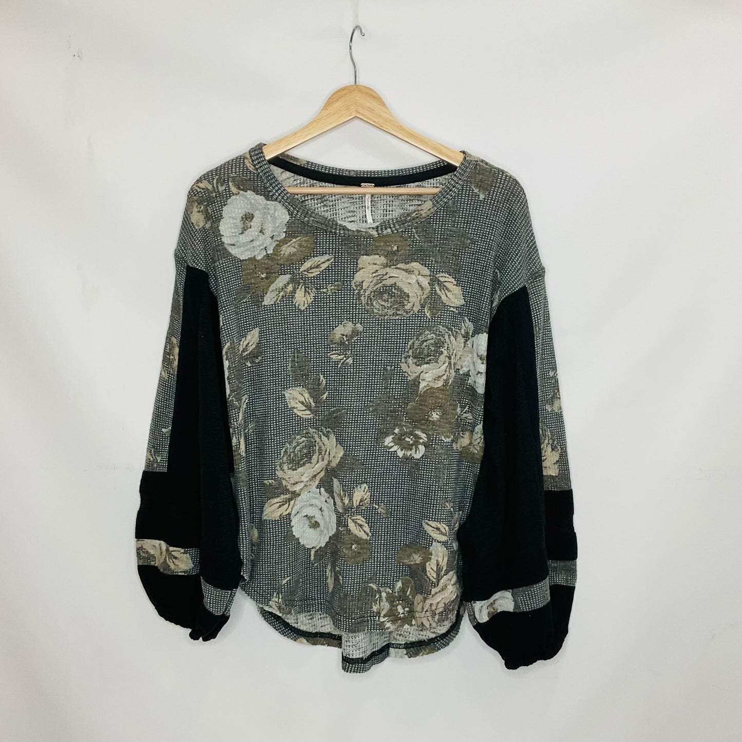 Top Long Sleeve By Free People In Floral Print, Size: S