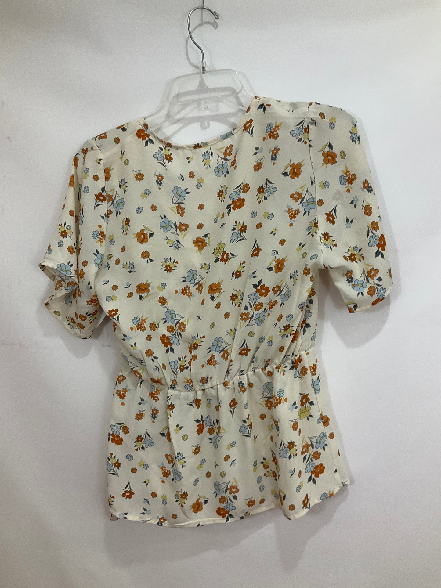 Top Short Sleeve By Love Tree  Size: M