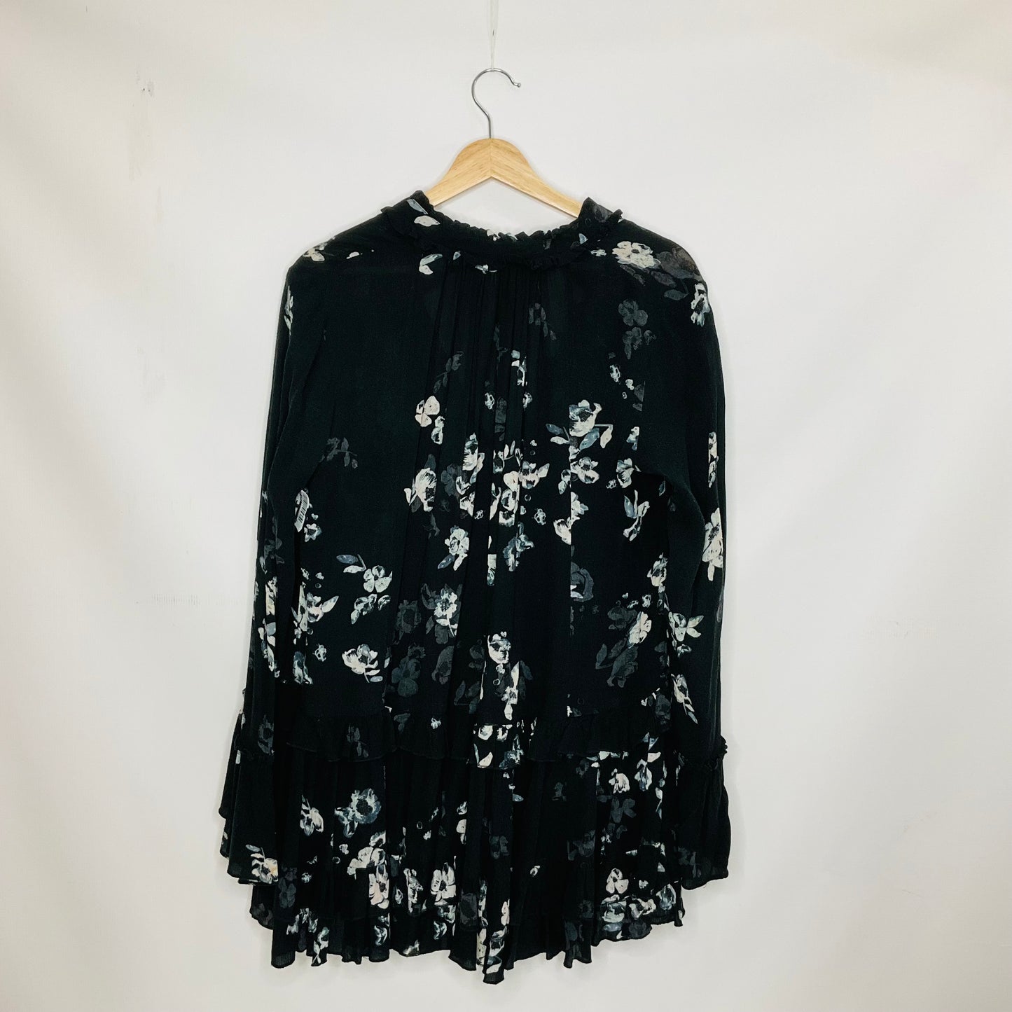 Top Long Sleeve By Free People In Floral Print, Size: S