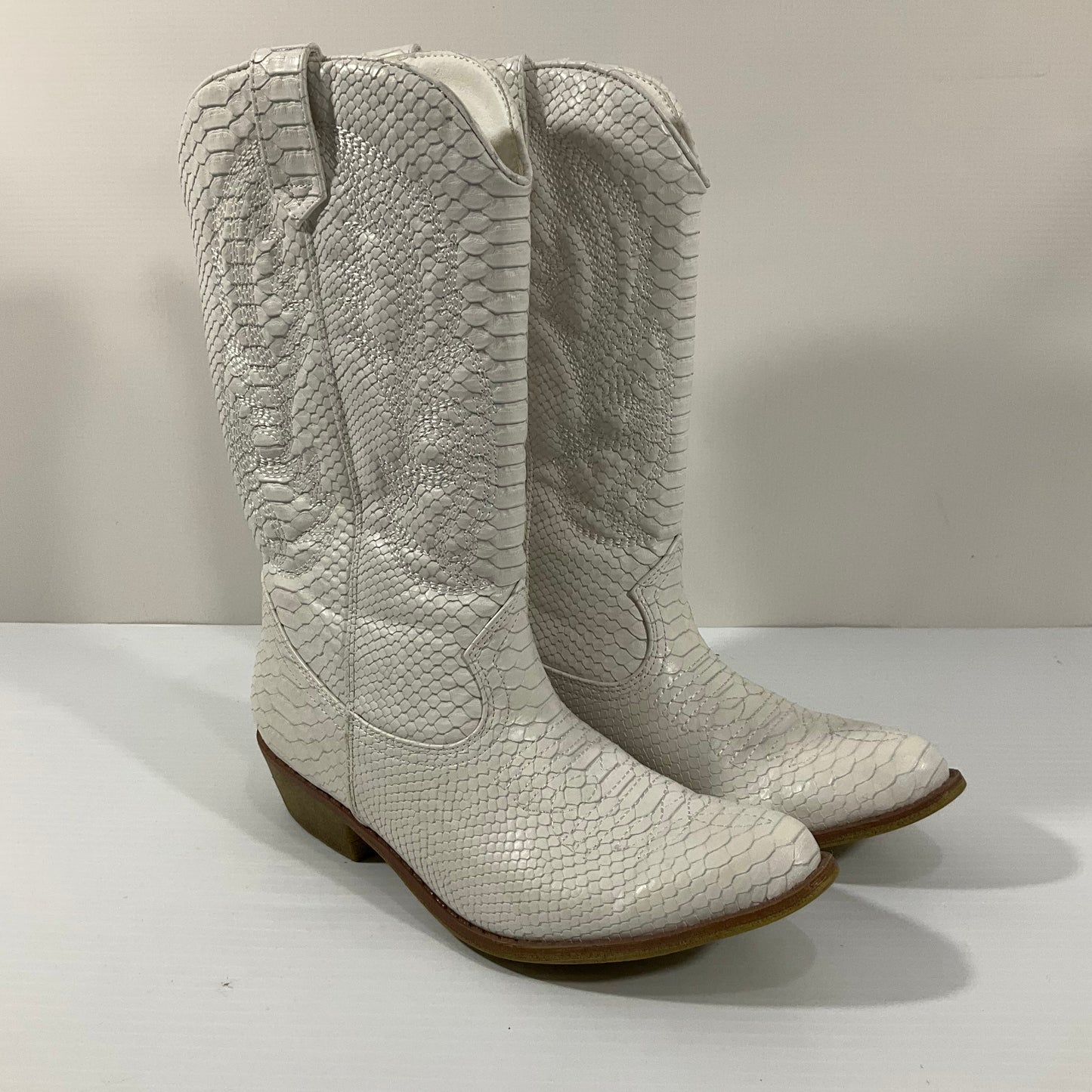 Boots Mid-calf Heels By Matisse In White, Size: 6