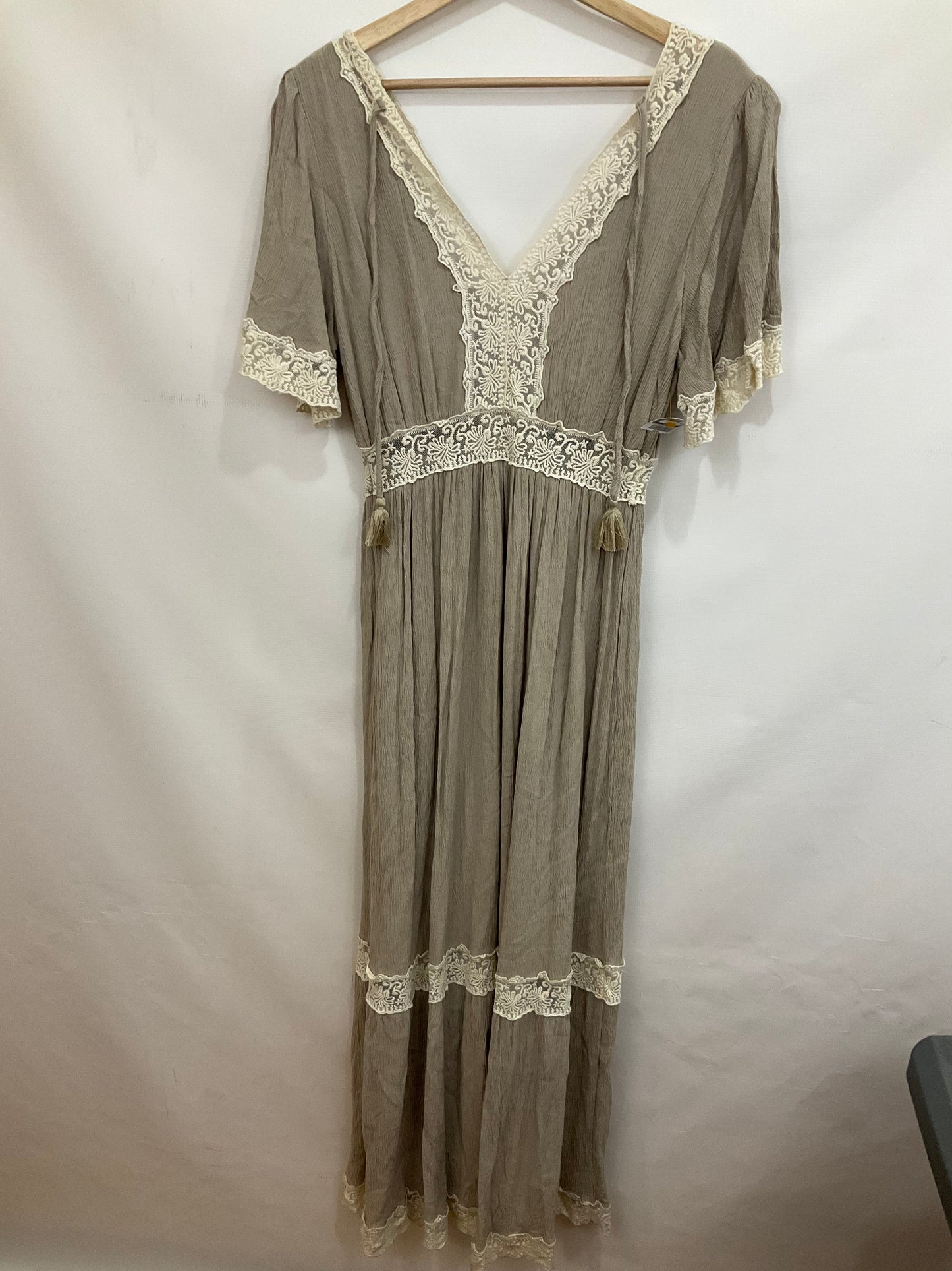 Dress Casual Maxi By Clothes Mentor In Tan, Size: L