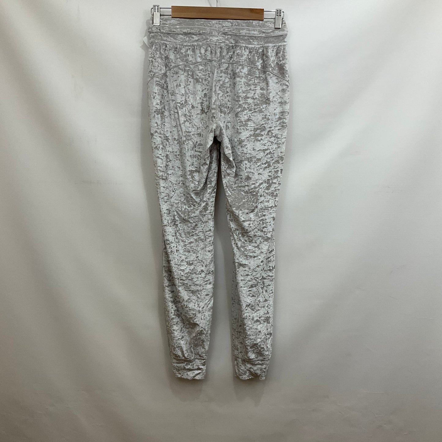 Athletic Pants By Lululemon In Silver, Size: 6