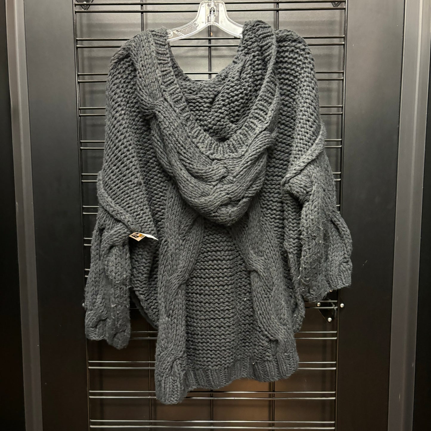 Sweater By Pol In Grey, Size: M