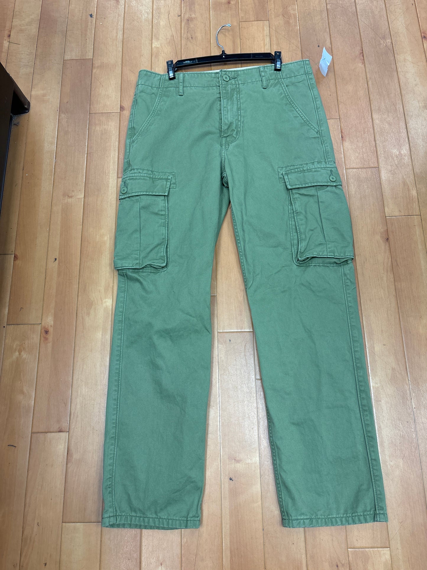 Pants Cargo & Utility By Levis In Green, Size: 12