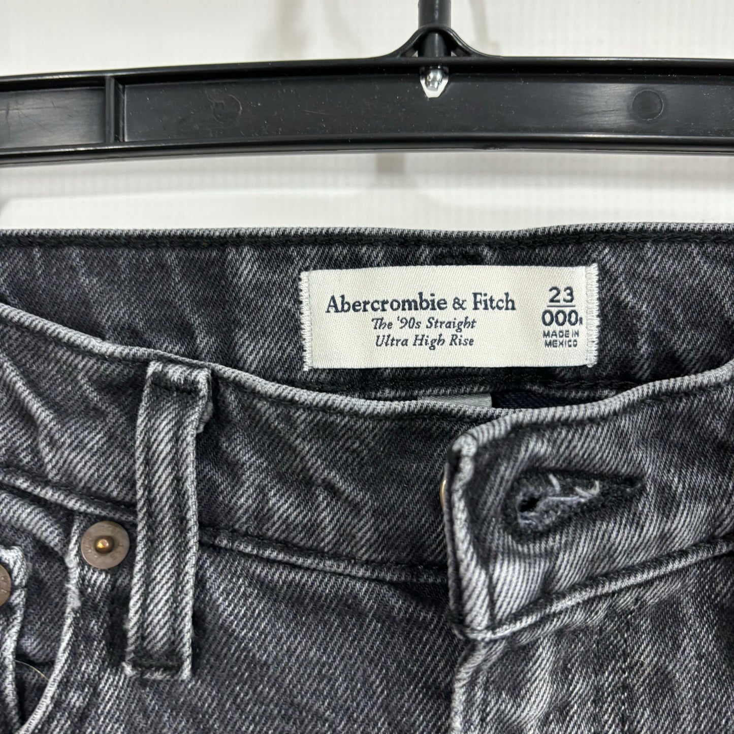 Jeans Straight By Abercrombie And Fitch In Black Denim, Size: 000