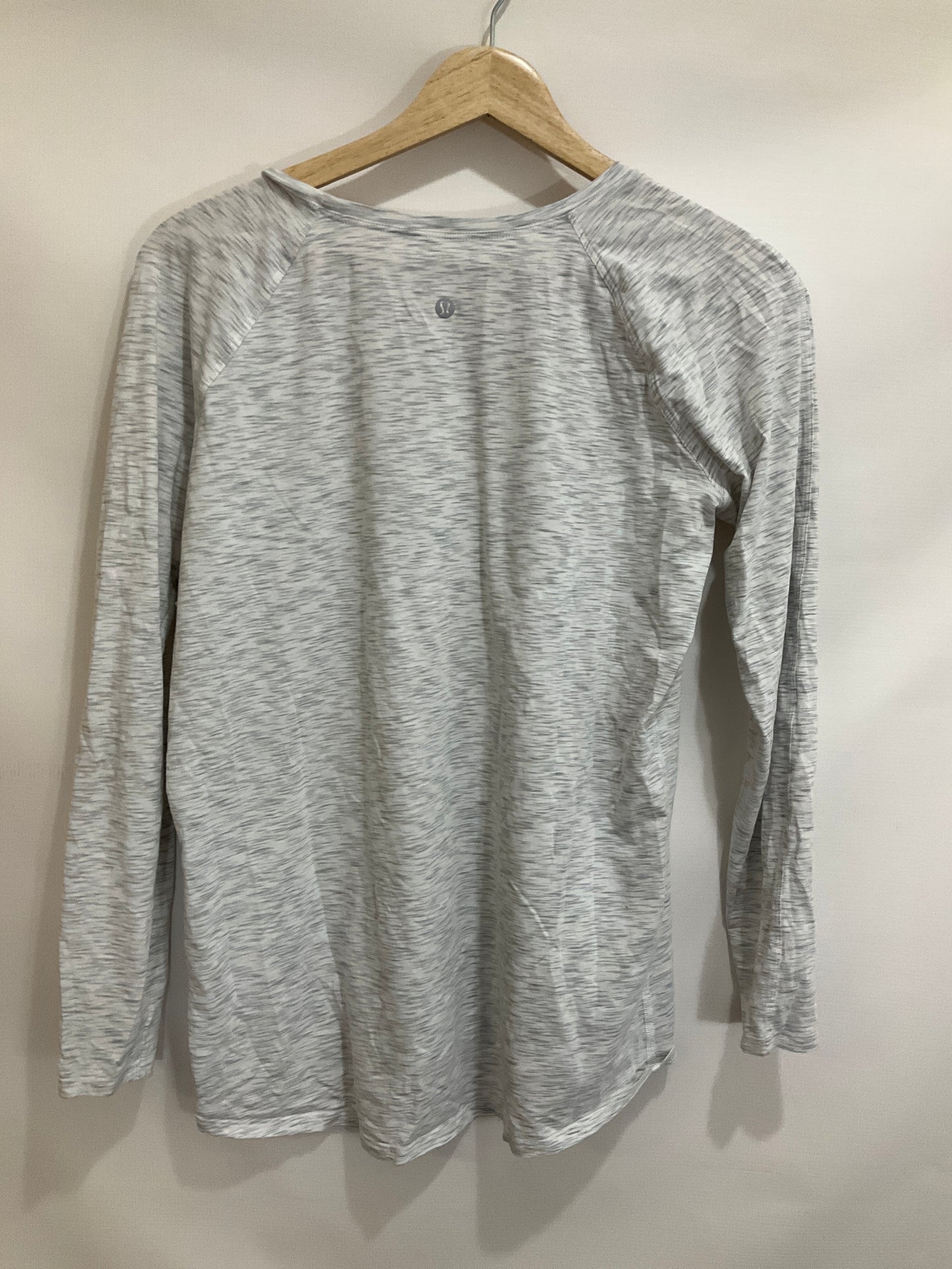 Athletic Top Long Sleeve Crewneck By Lululemon In Grey, Size: M