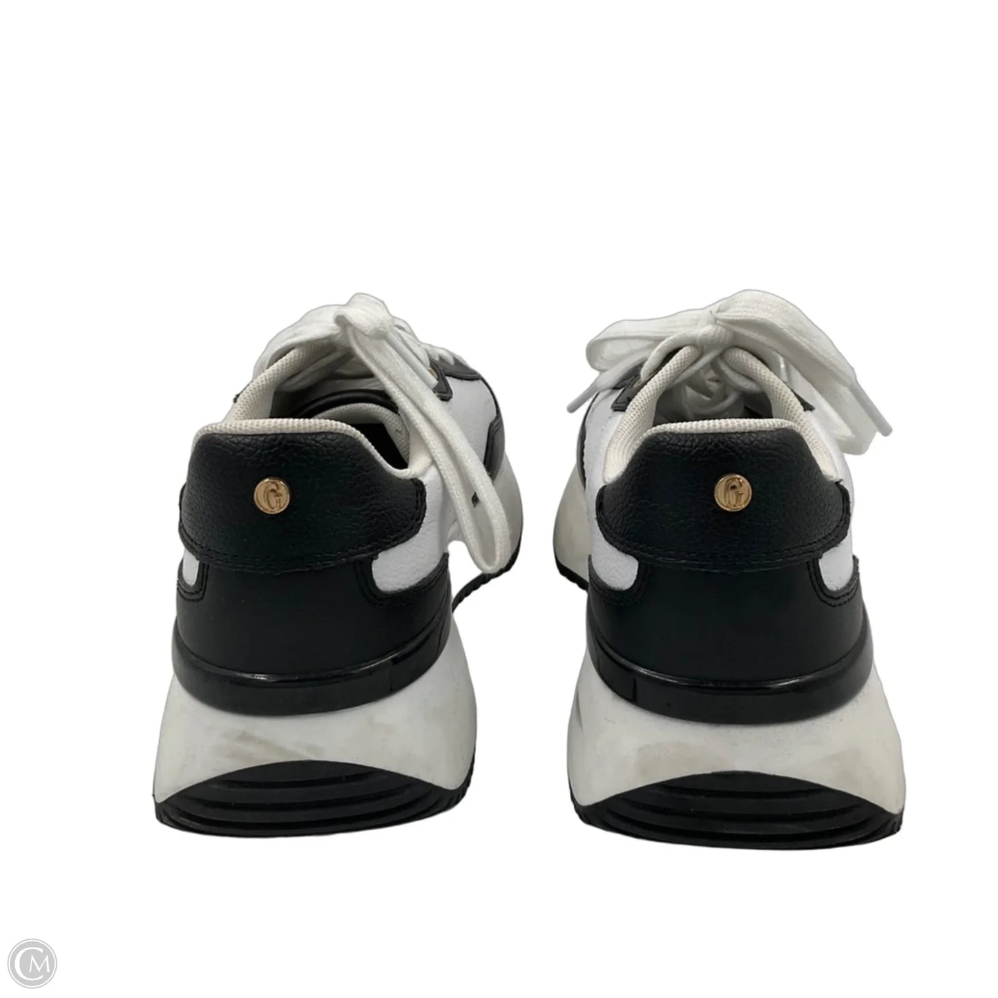 Shoes Sneakers By Guess In Black & White, Size: 7.5
