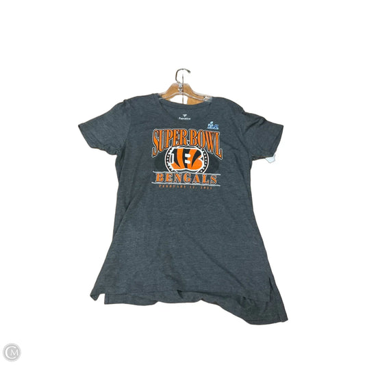 Top Short Sleeve By Fanatics In Grey, Size: M