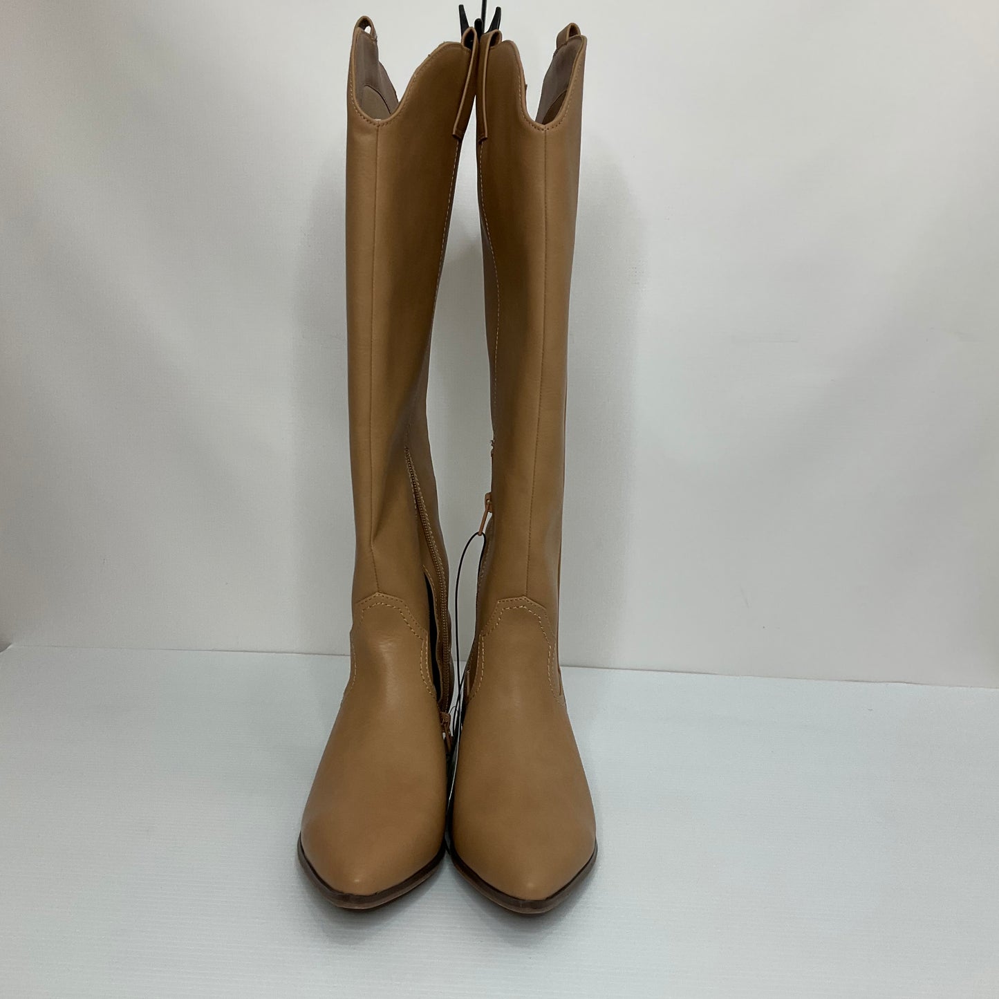 Tan Boots Knee Heels Universal Thread, Size 8.5