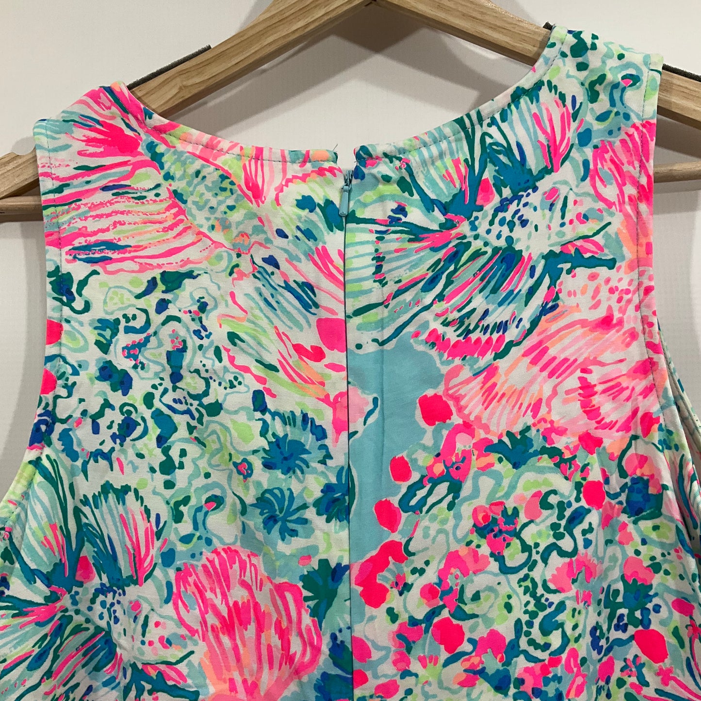 Top Sleeveless By Lilly Pulitzer In Tropical Print, Size: S