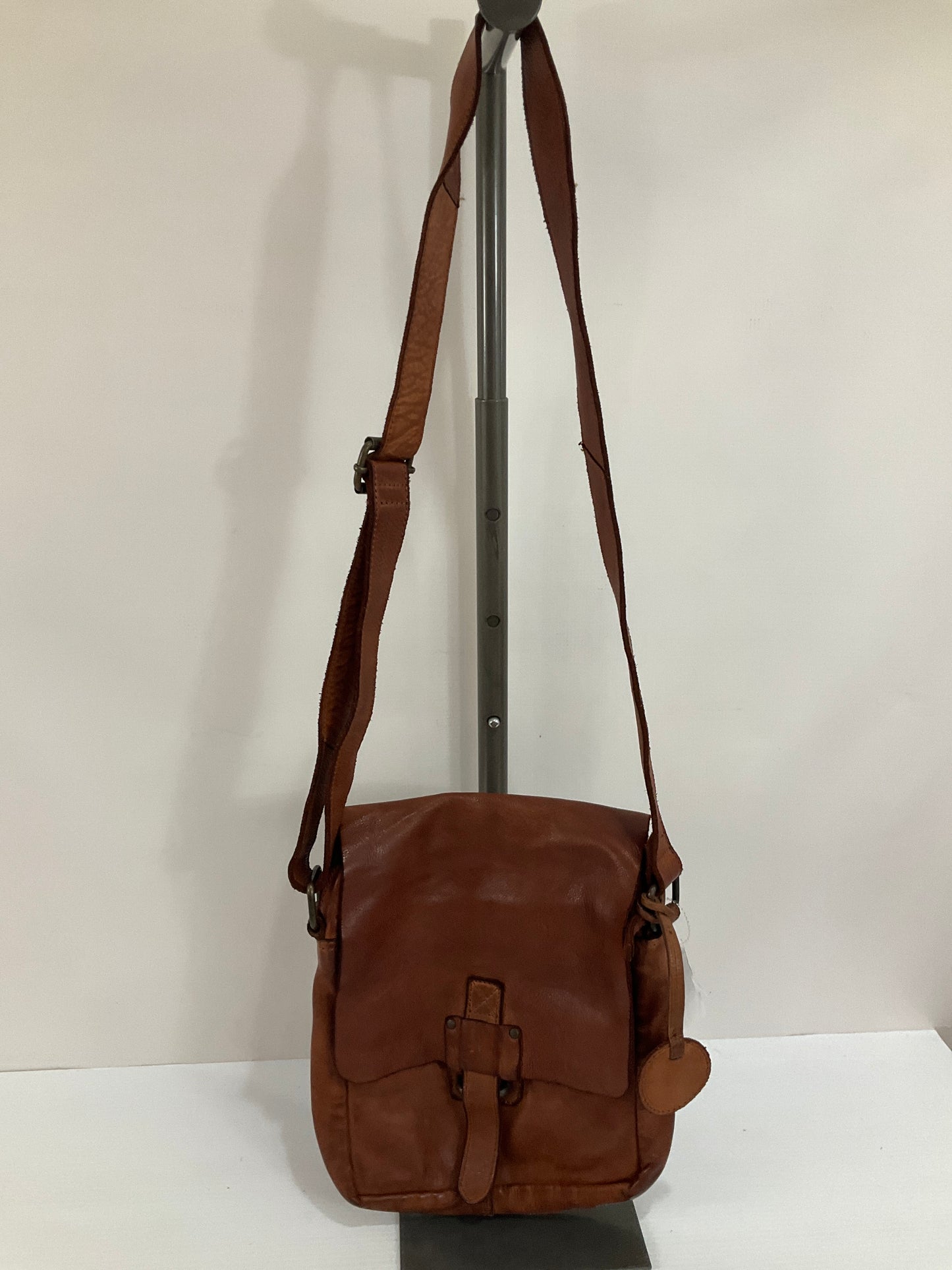 Crossbody Leather By Cmb, Size: Small