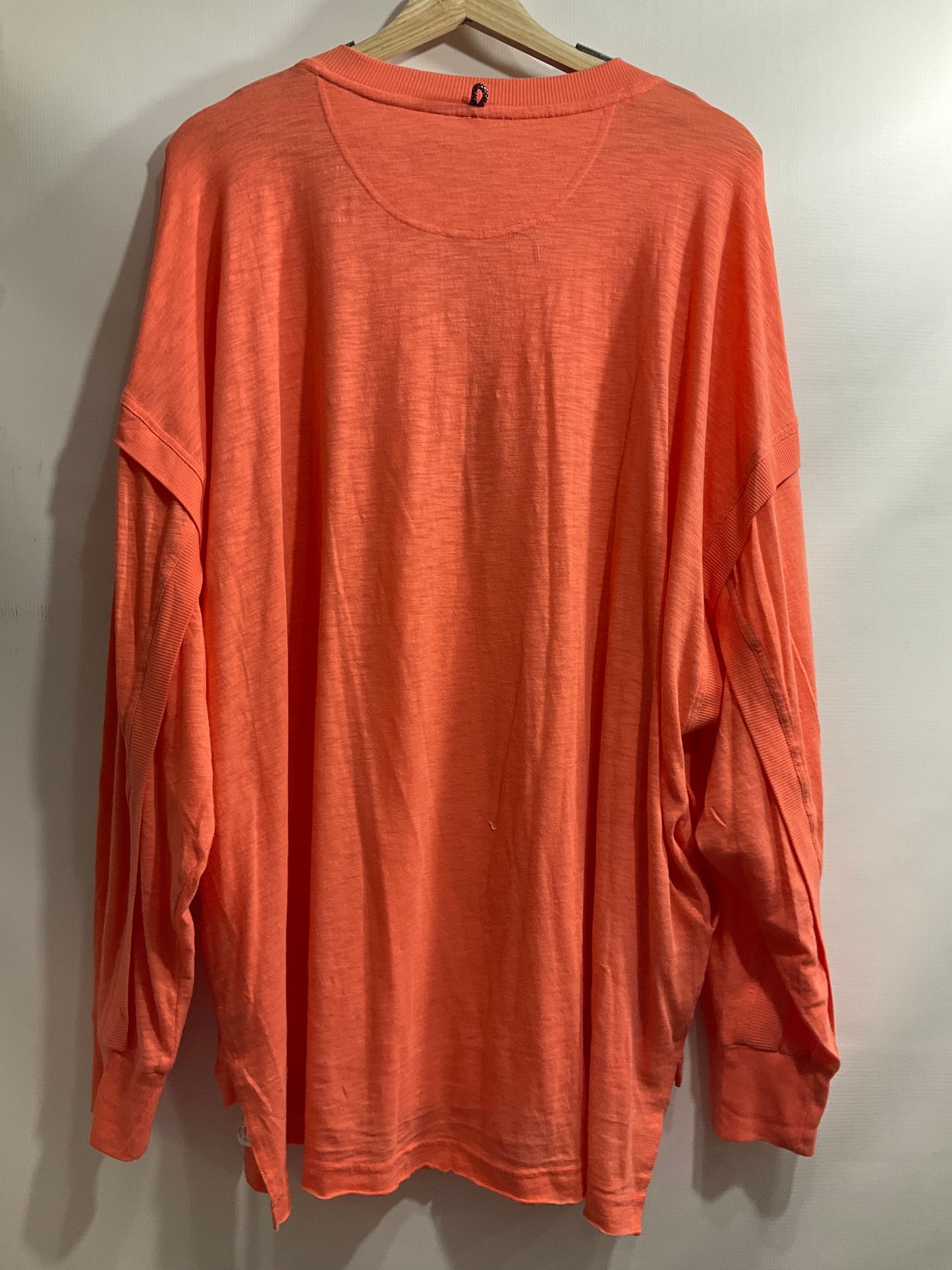 Top Long Sleeve By Free People In Coral, Size: L