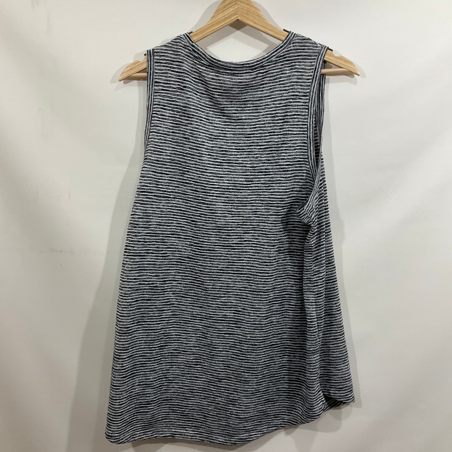 Athletic Tank Top By Athleta In Striped Pattern, Size: Xl