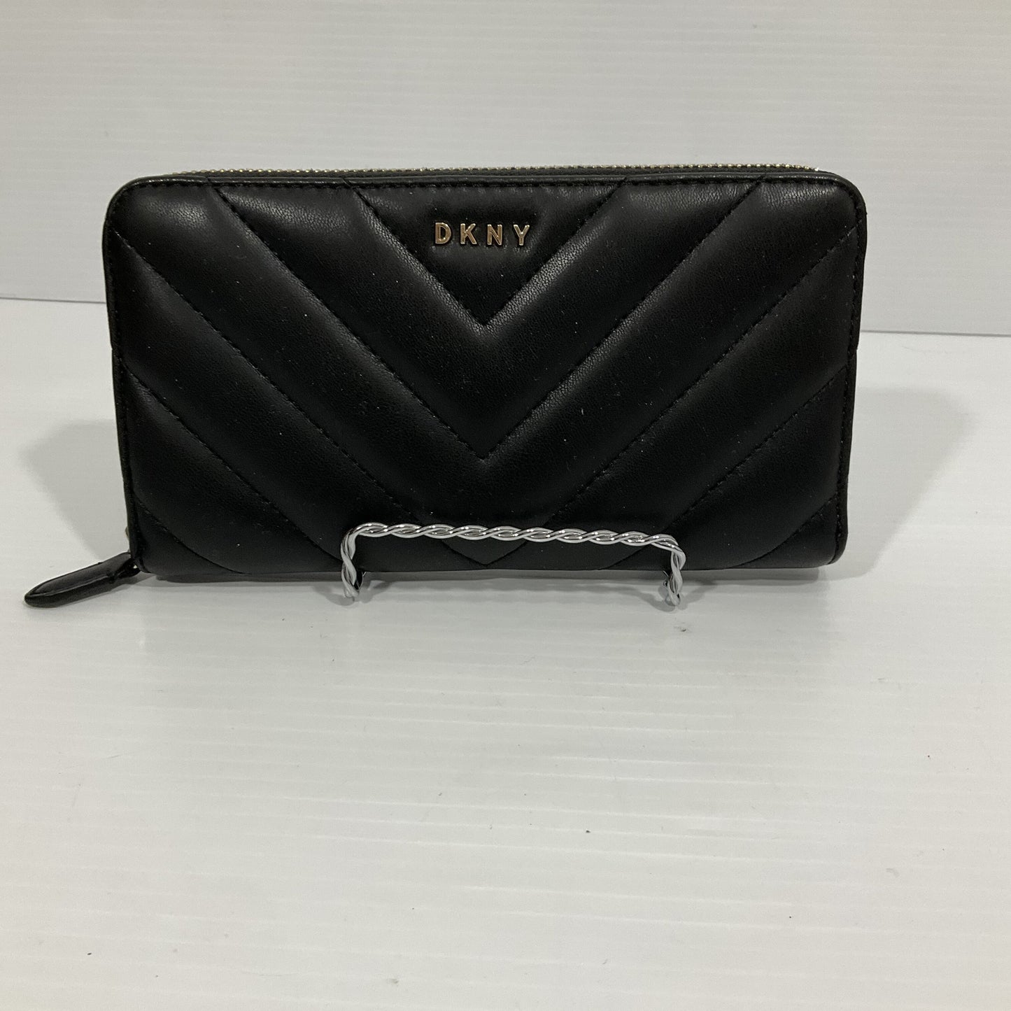 Wallet By Dkny  Size: Medium