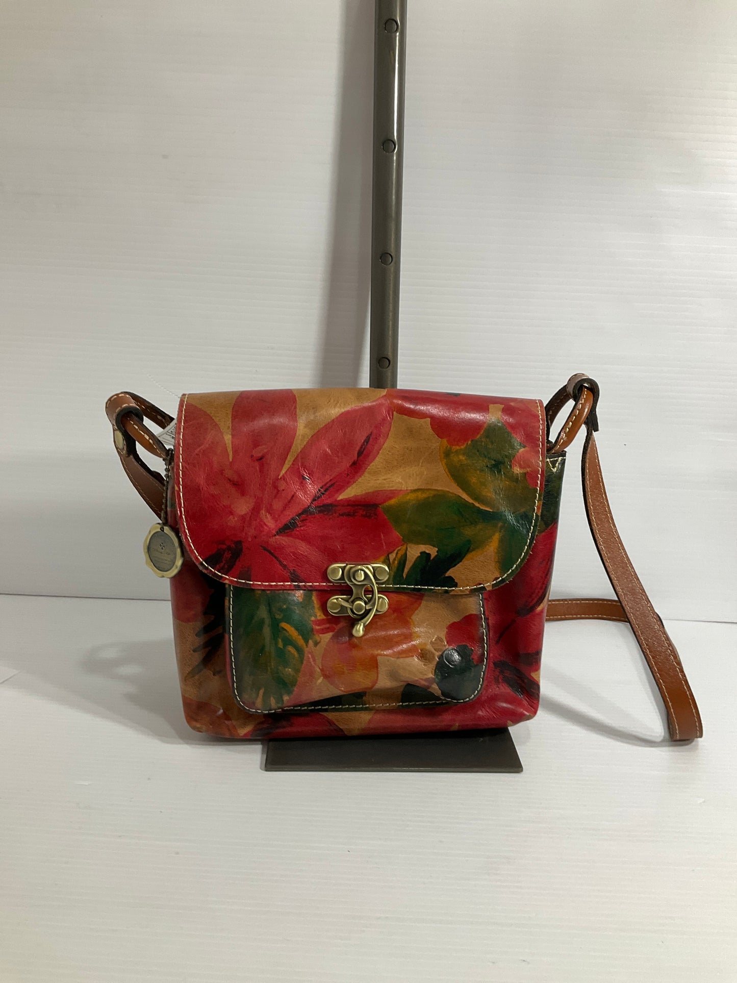 Crossbody Designer By Patricia Nash In Floral Print, Size:Medium