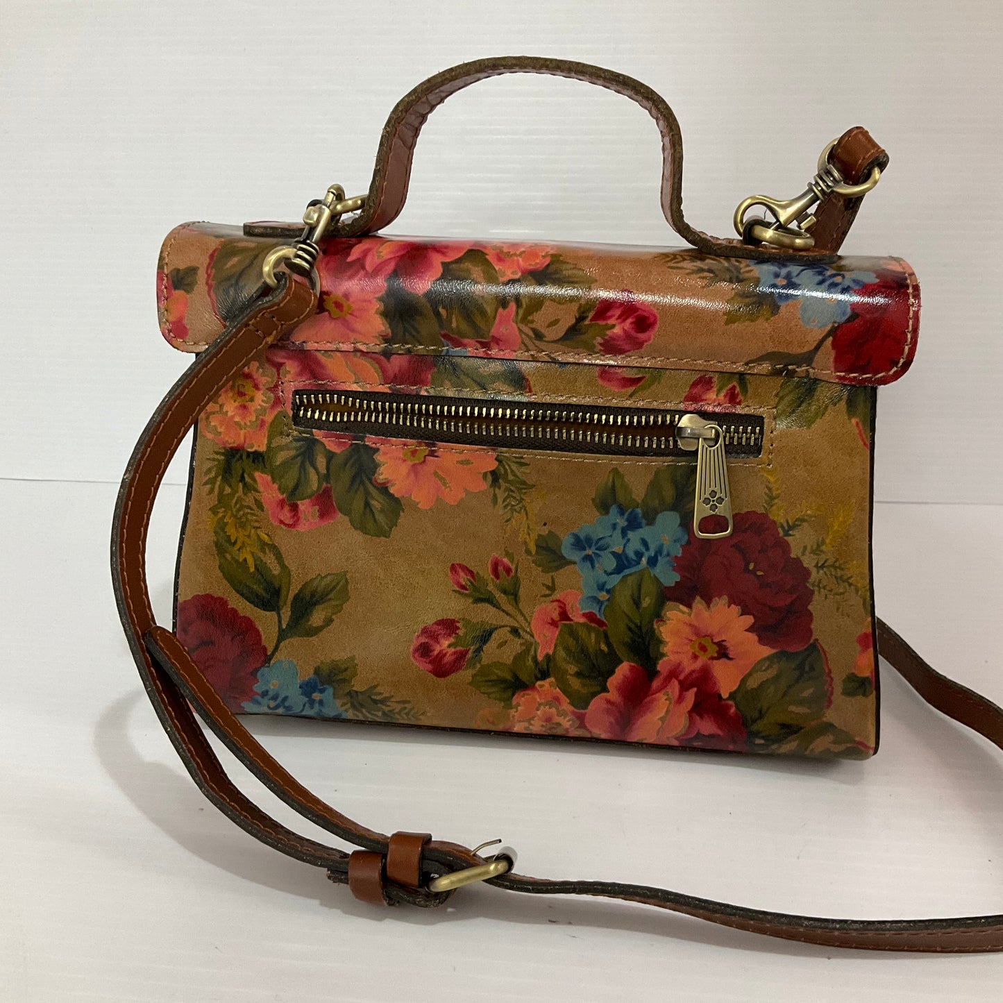 Crossbody Designer By Patricia Nash In Floral Print, Size:Medium